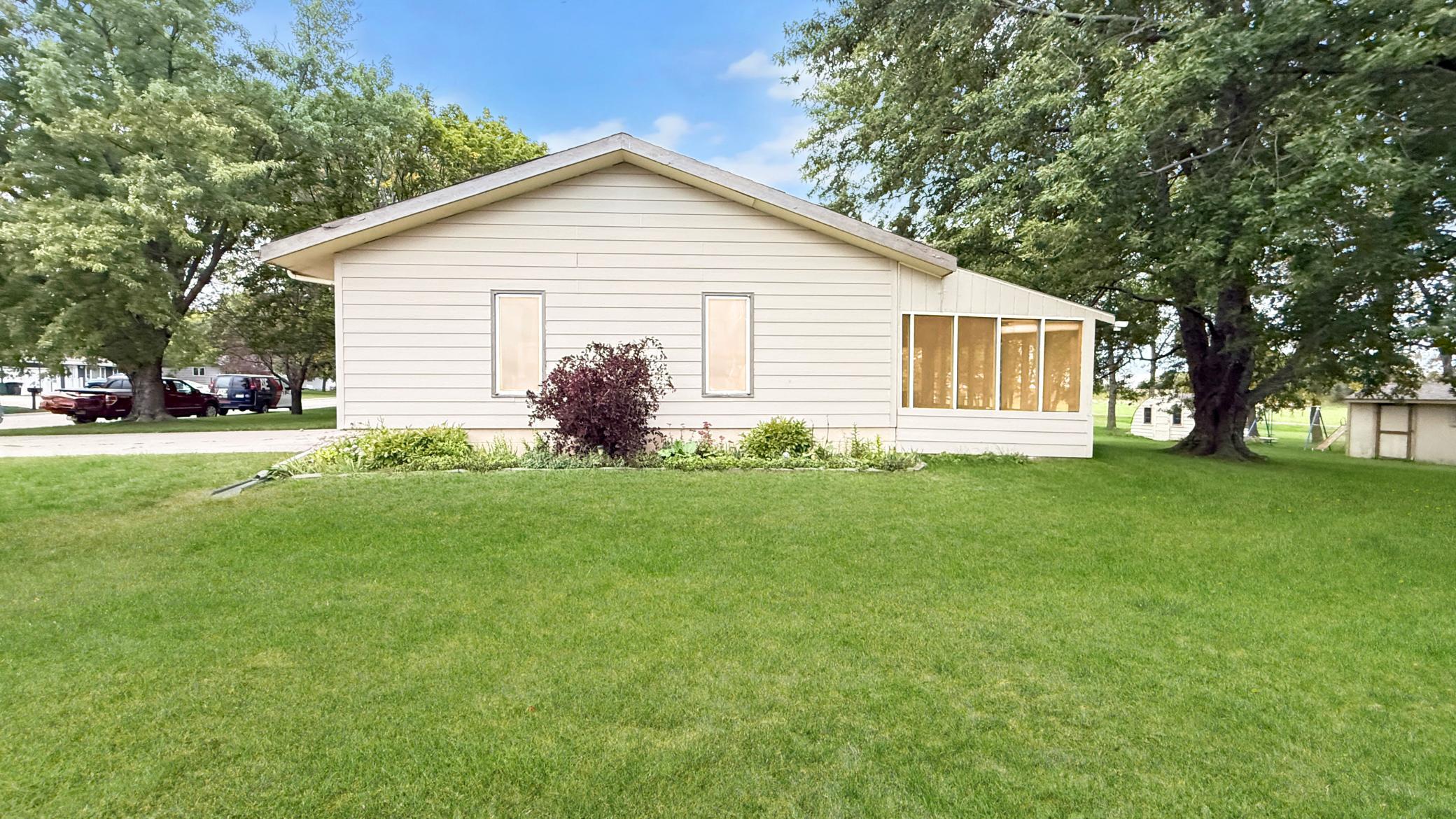 411 Chavis Drive, Hendricks, MN 56136 — photo 3
