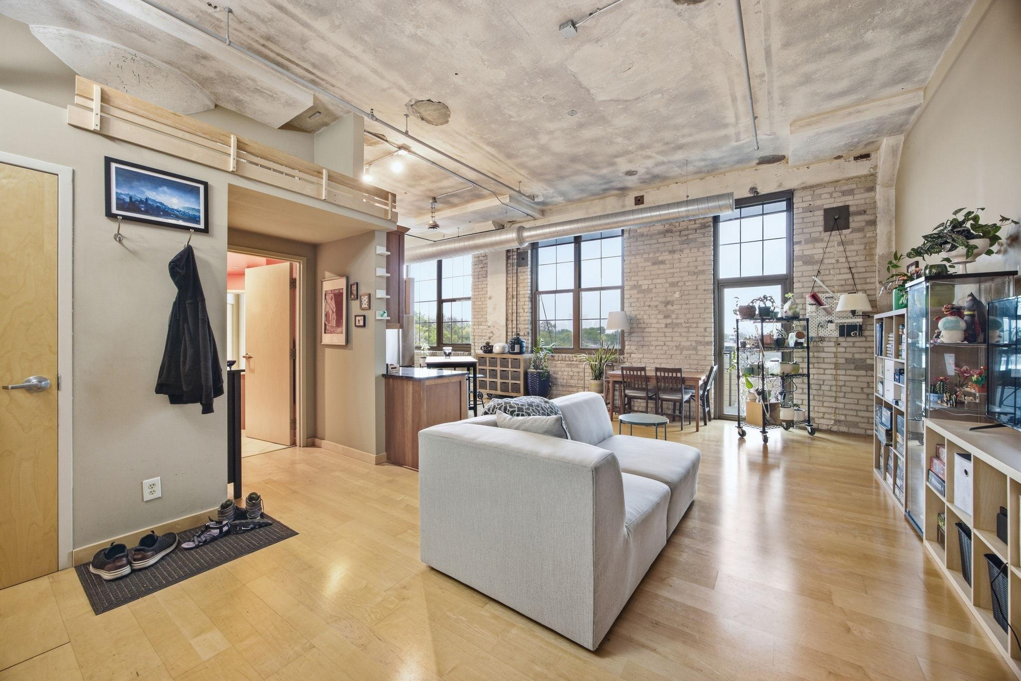 1901 E Hennepin Avenue 303 — photo