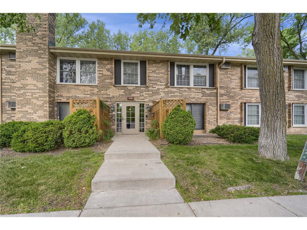 4436 Cedar Lake Road S 5 — photo