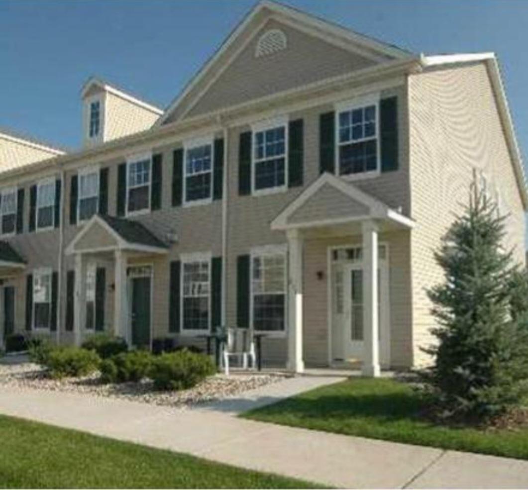 1683 Liberty Circle — photo
