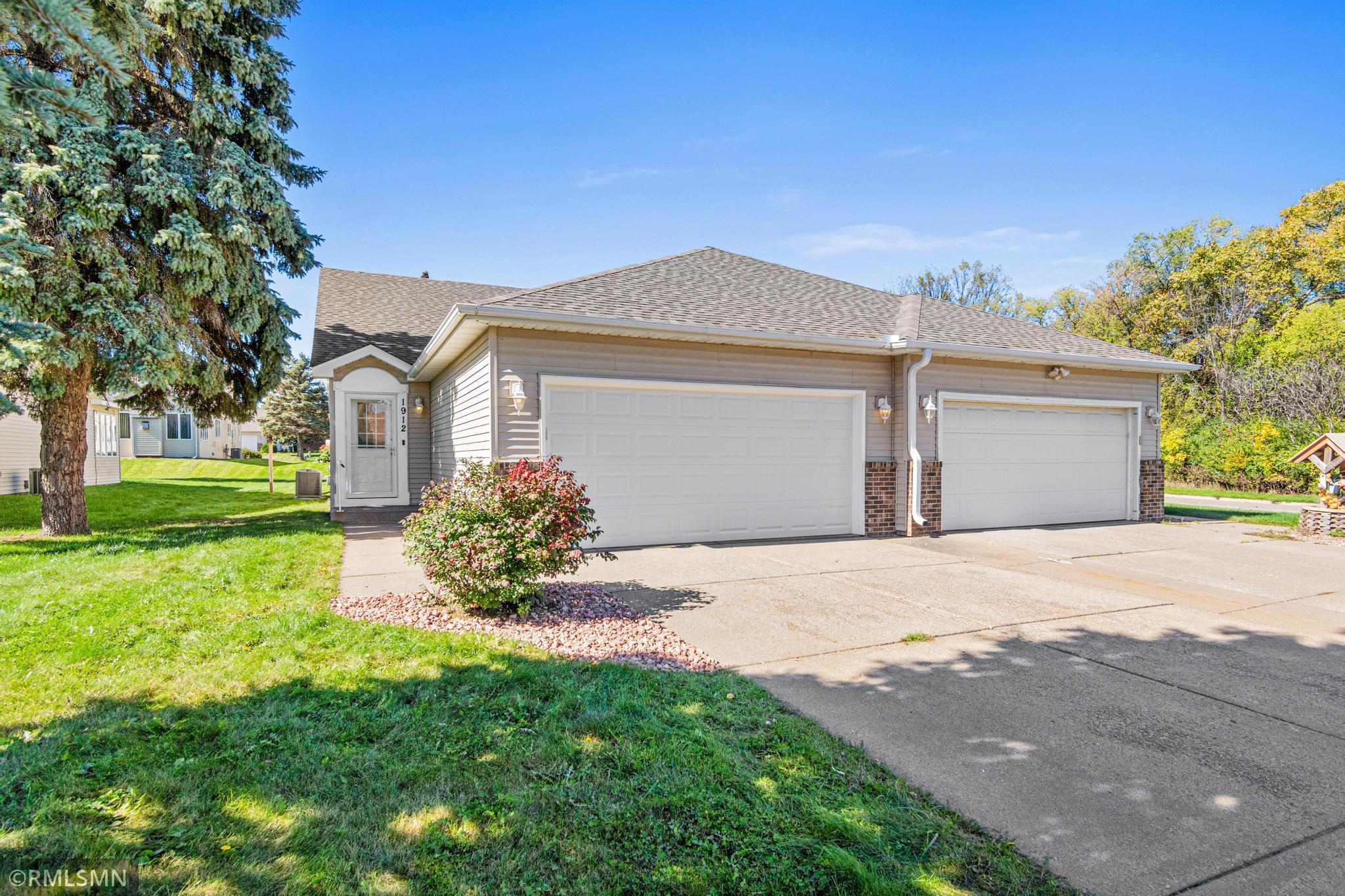 1912 Eastridge Court — photo