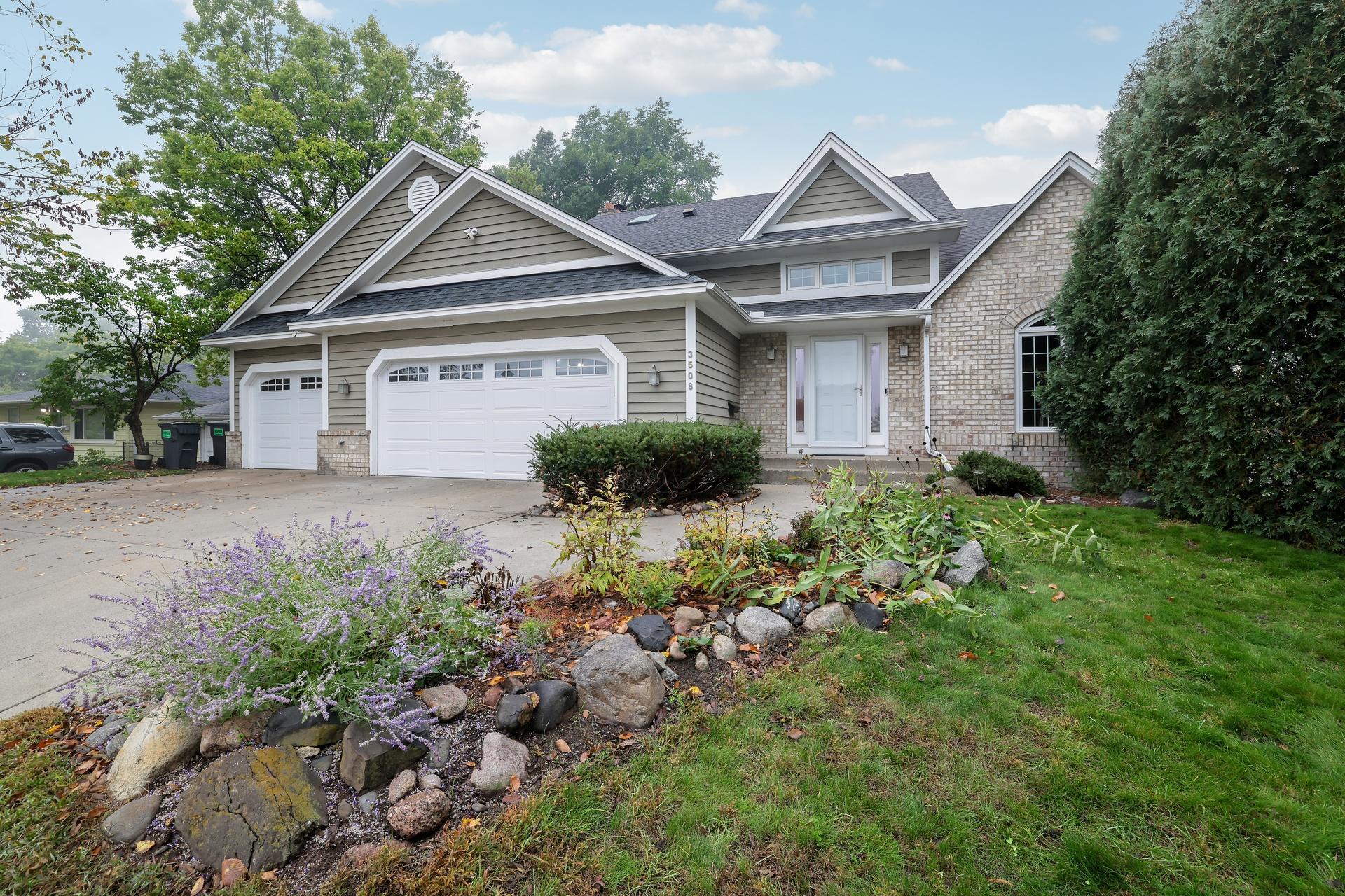 3508 Silver Lake Road NE — photo