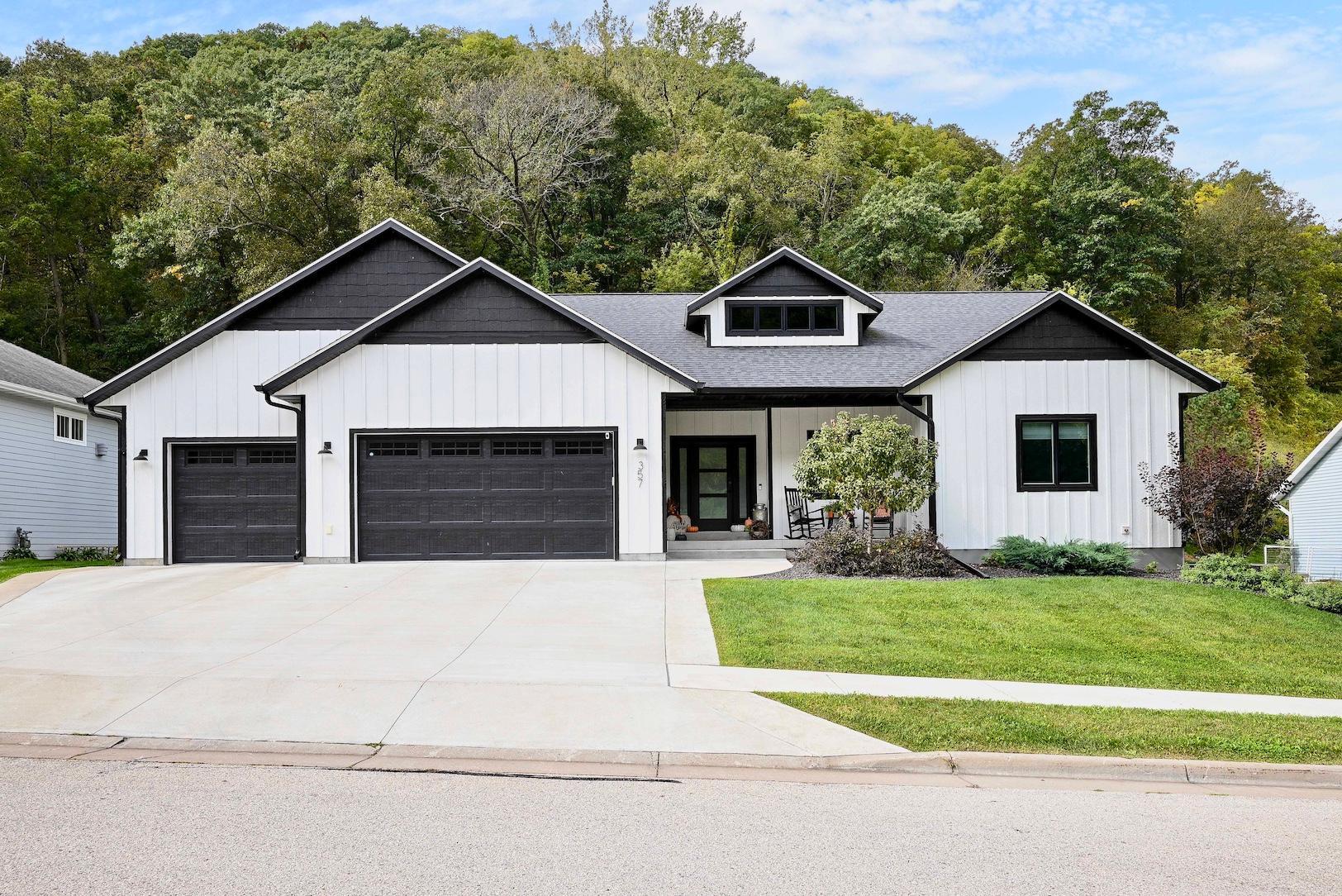 357 Valley Oaks Drive — photo