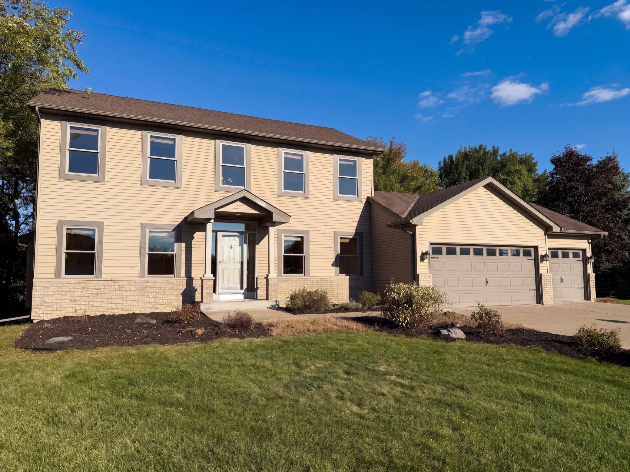 3415 Kaiser Circle NE — photo