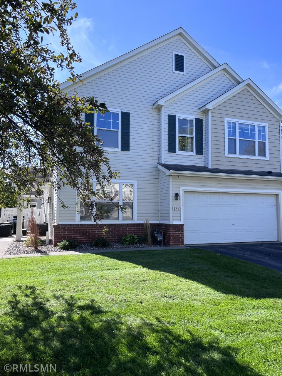 898 Providence Drive — photo
