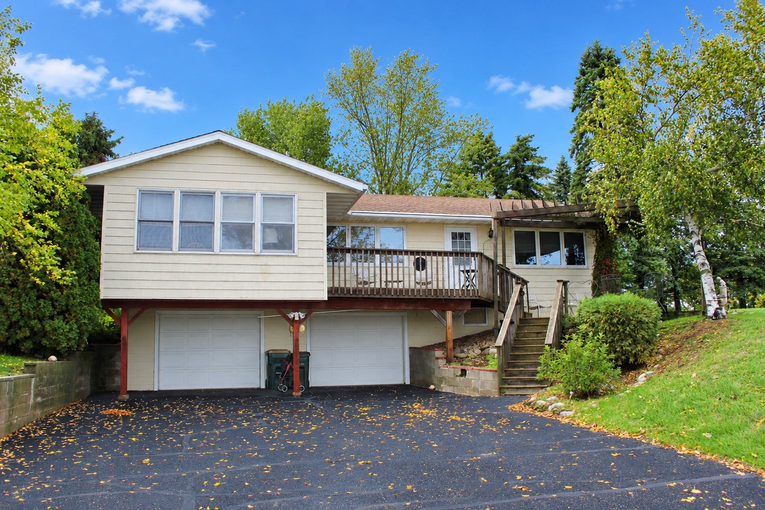 1240 W Lake Cowdry Road NW — photo