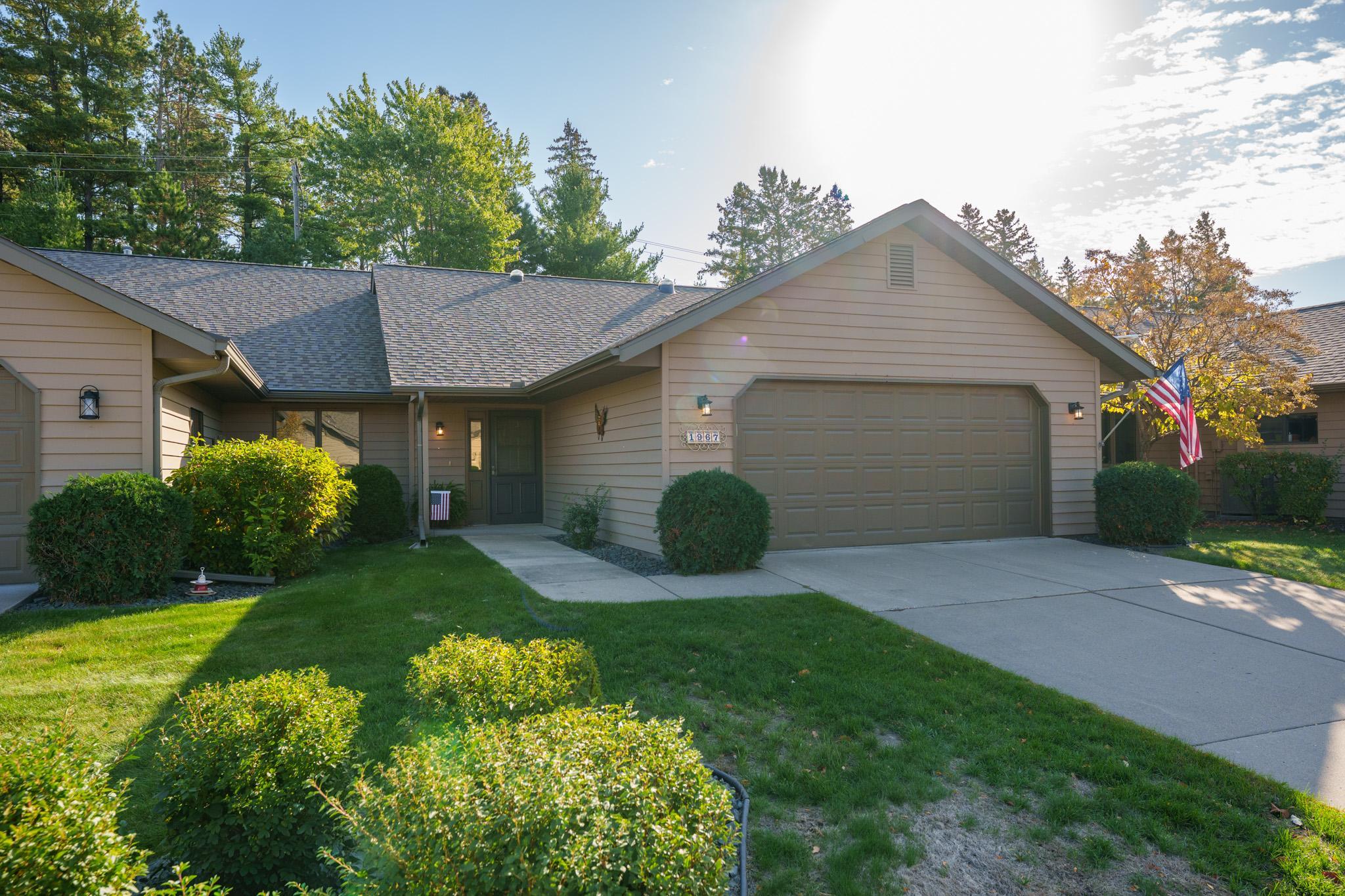 1967 Cherry Street — photo