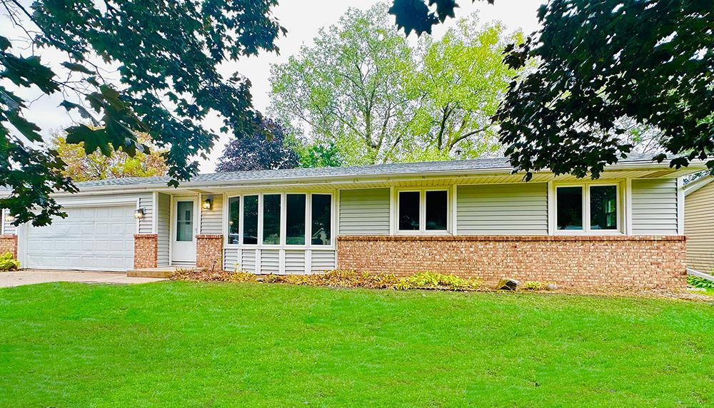 1864 Carol Lane — photo