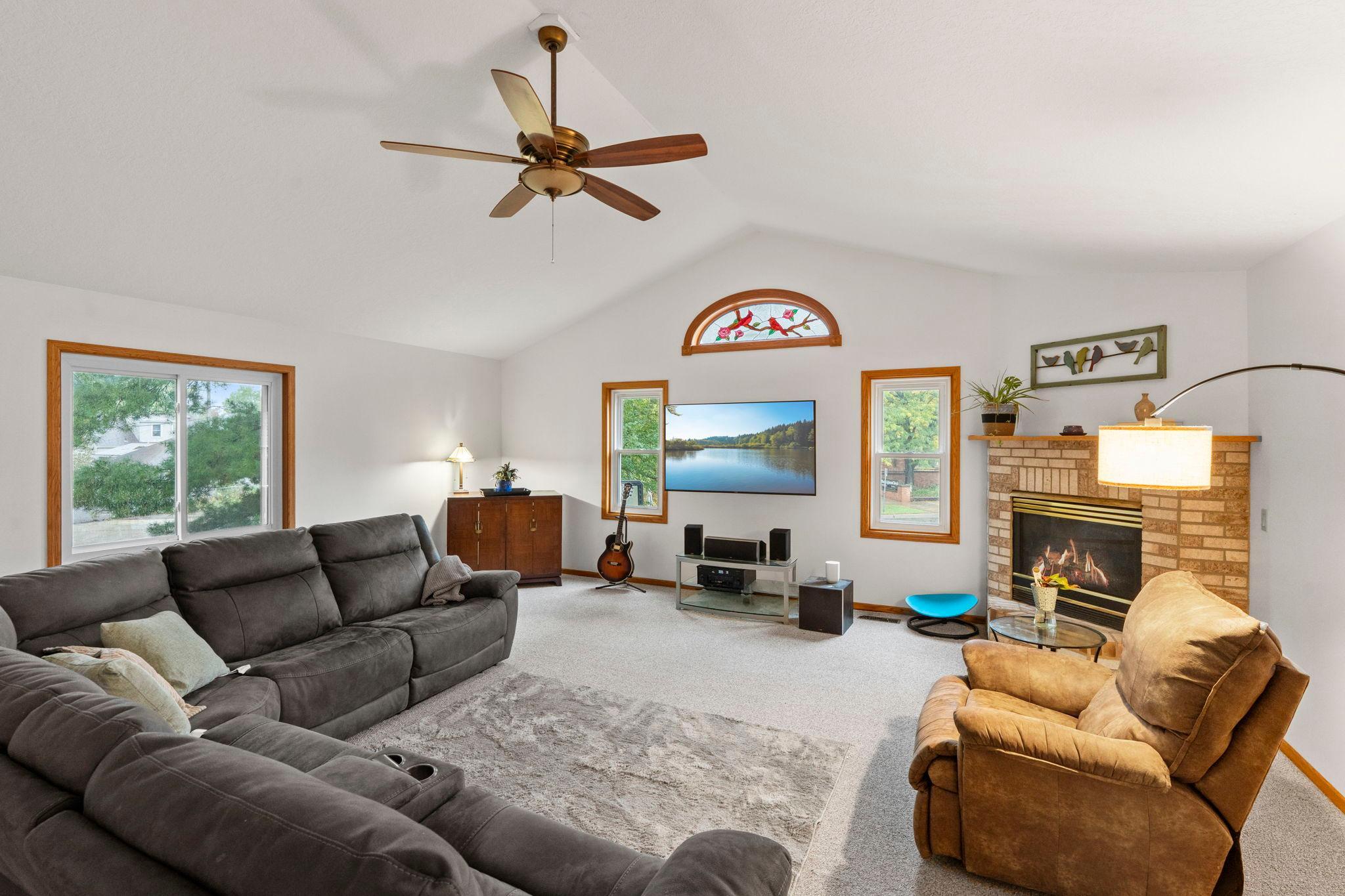1464 Victoria Street N, Saint Paul, MN 55117 | Realty.com