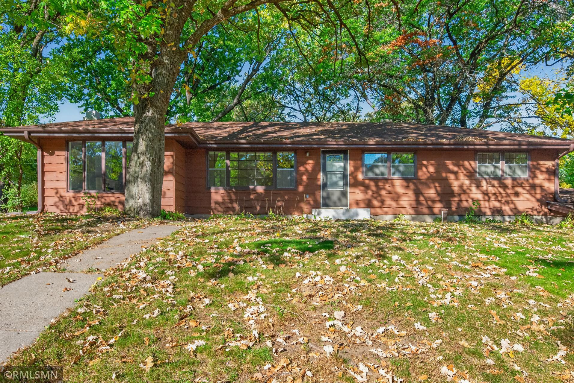 43 Suzanne Avenue — photo