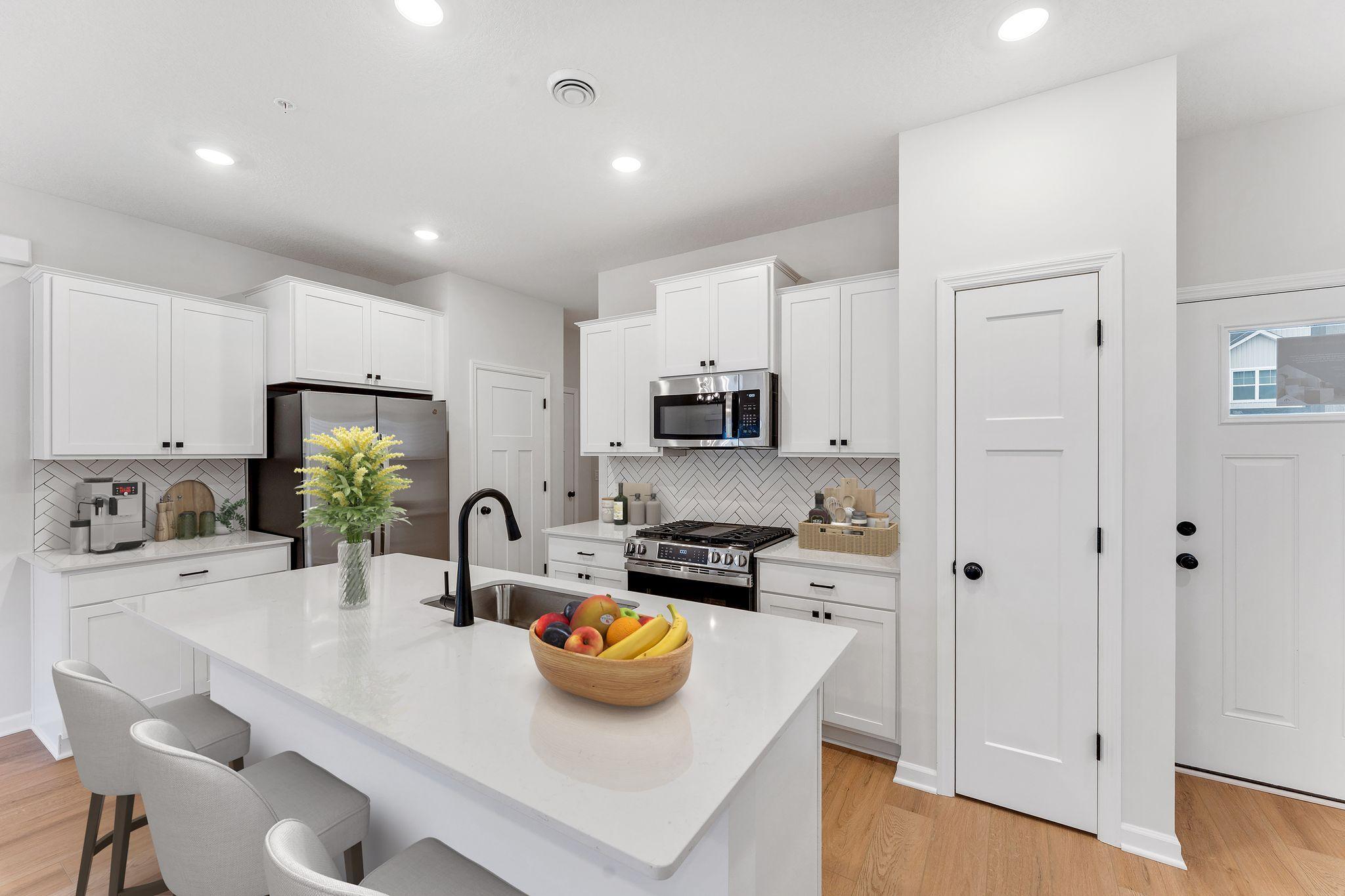 23157 Creekview Court — photo