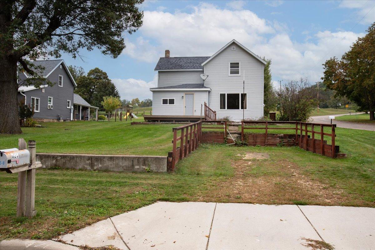 826 3rd Avenue E, Durand, WI 54736 — photo 2