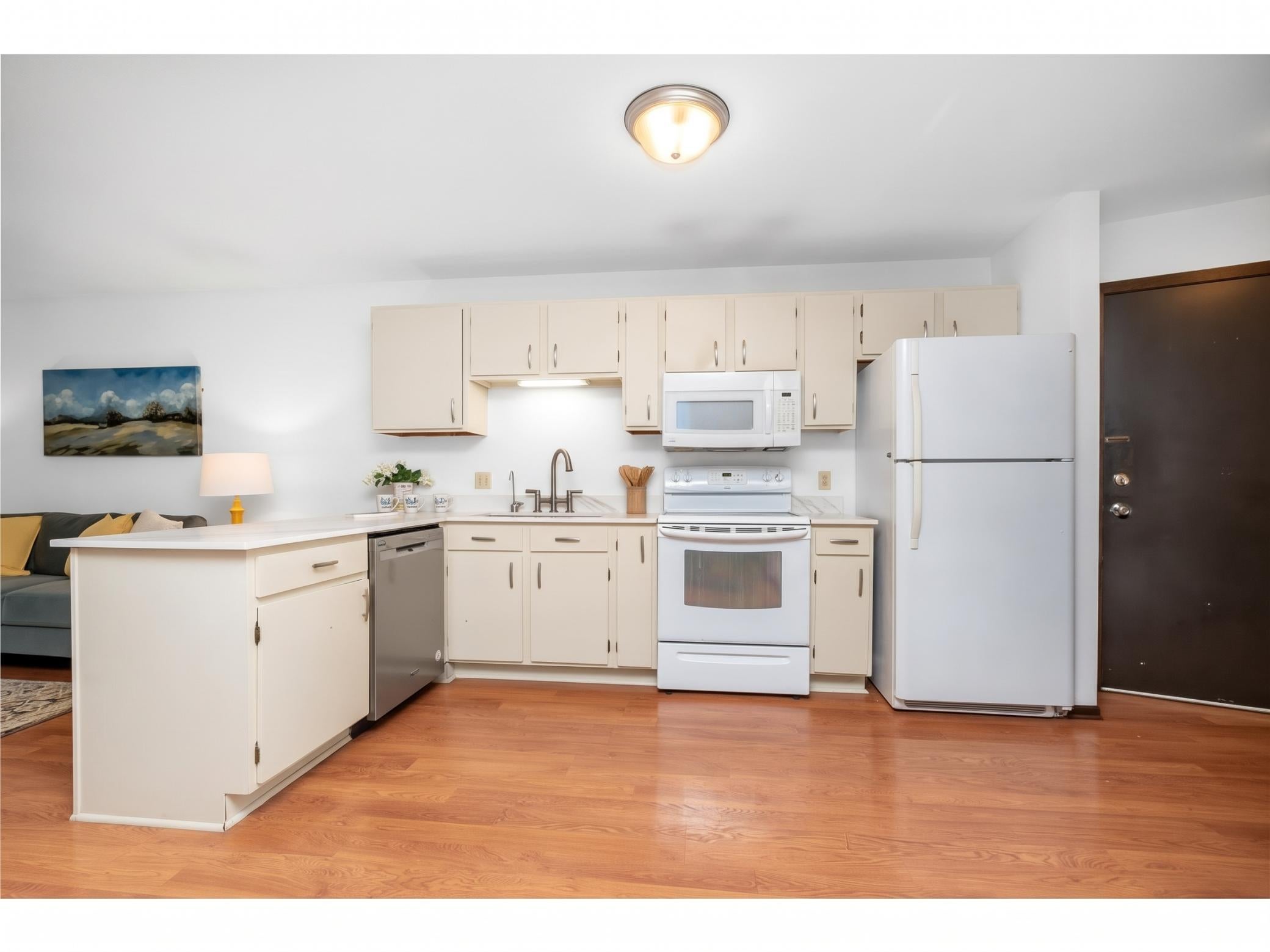 175 County Road B2 E 429 — photo