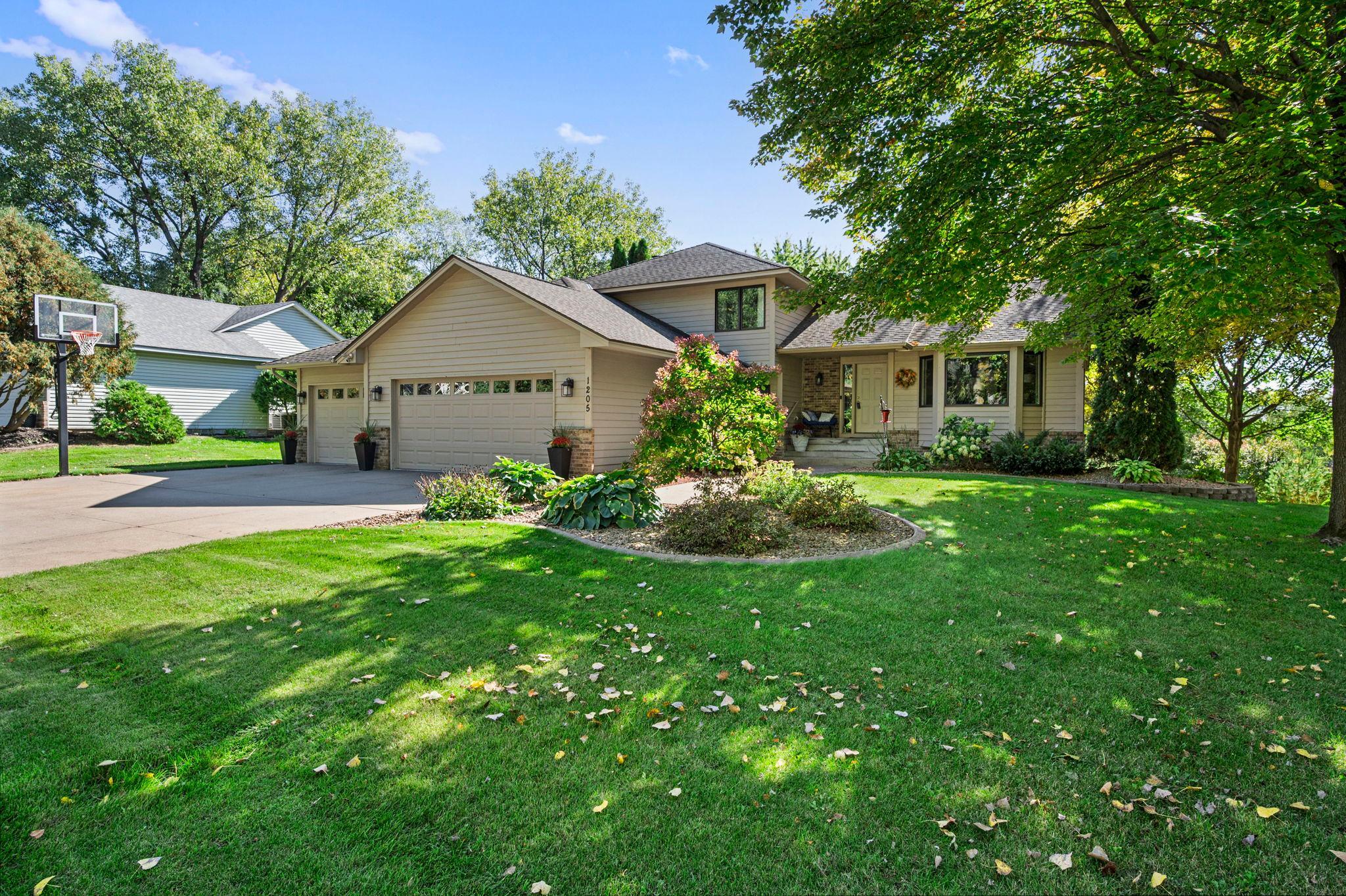 1205 Hilloway Circle — photo