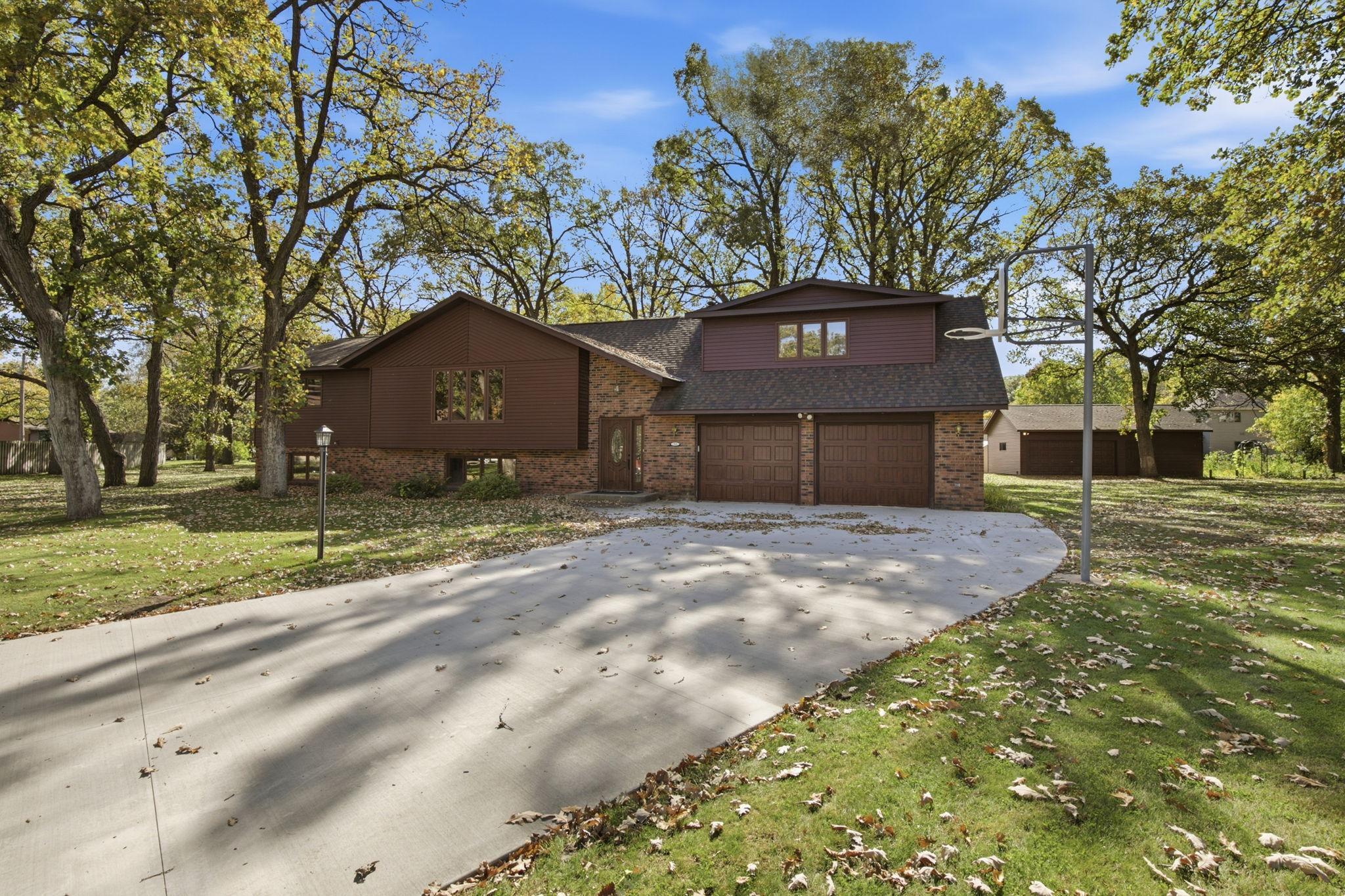 504 Greenview Court — photo