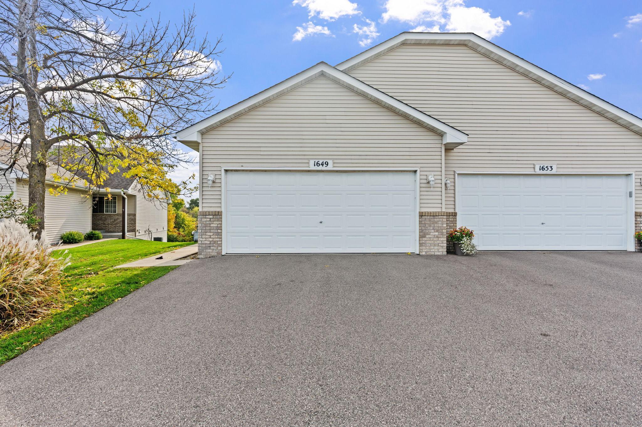 1649 Lakeridge Way — photo