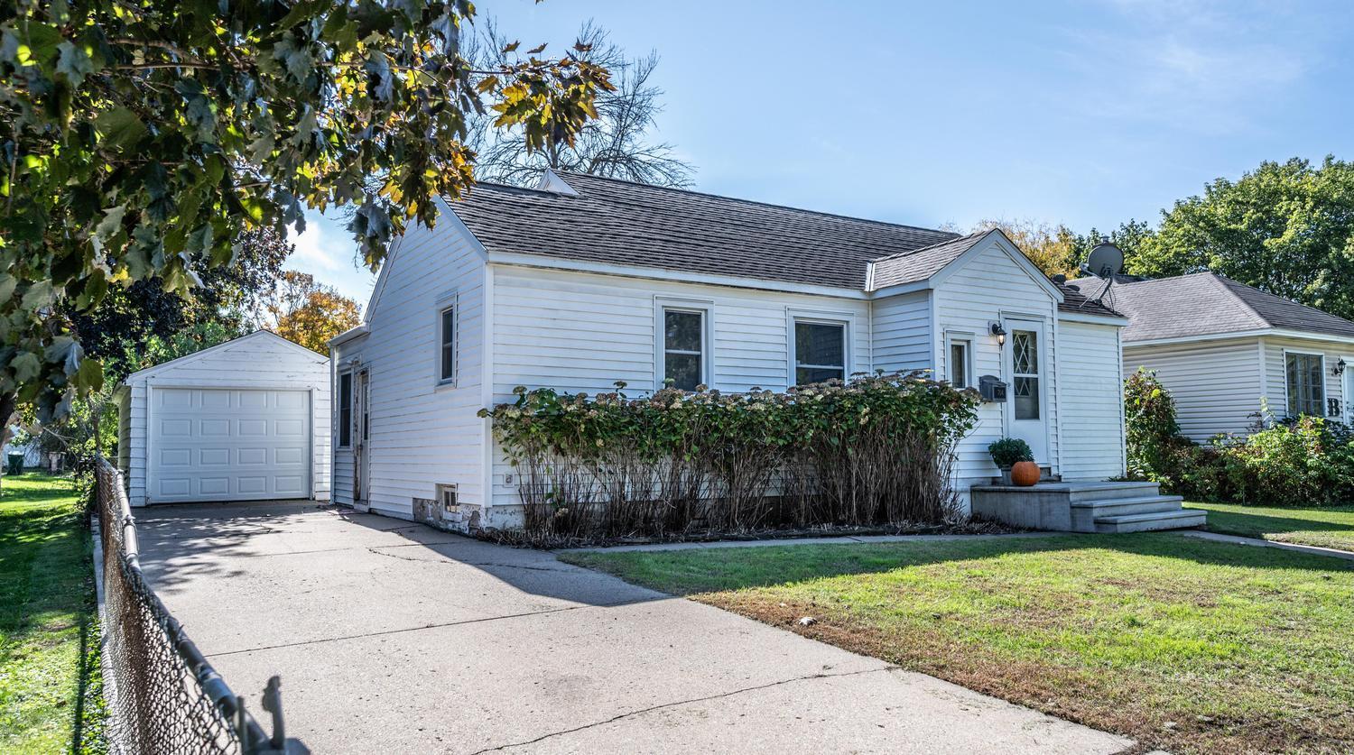 704 Elm Street — photo