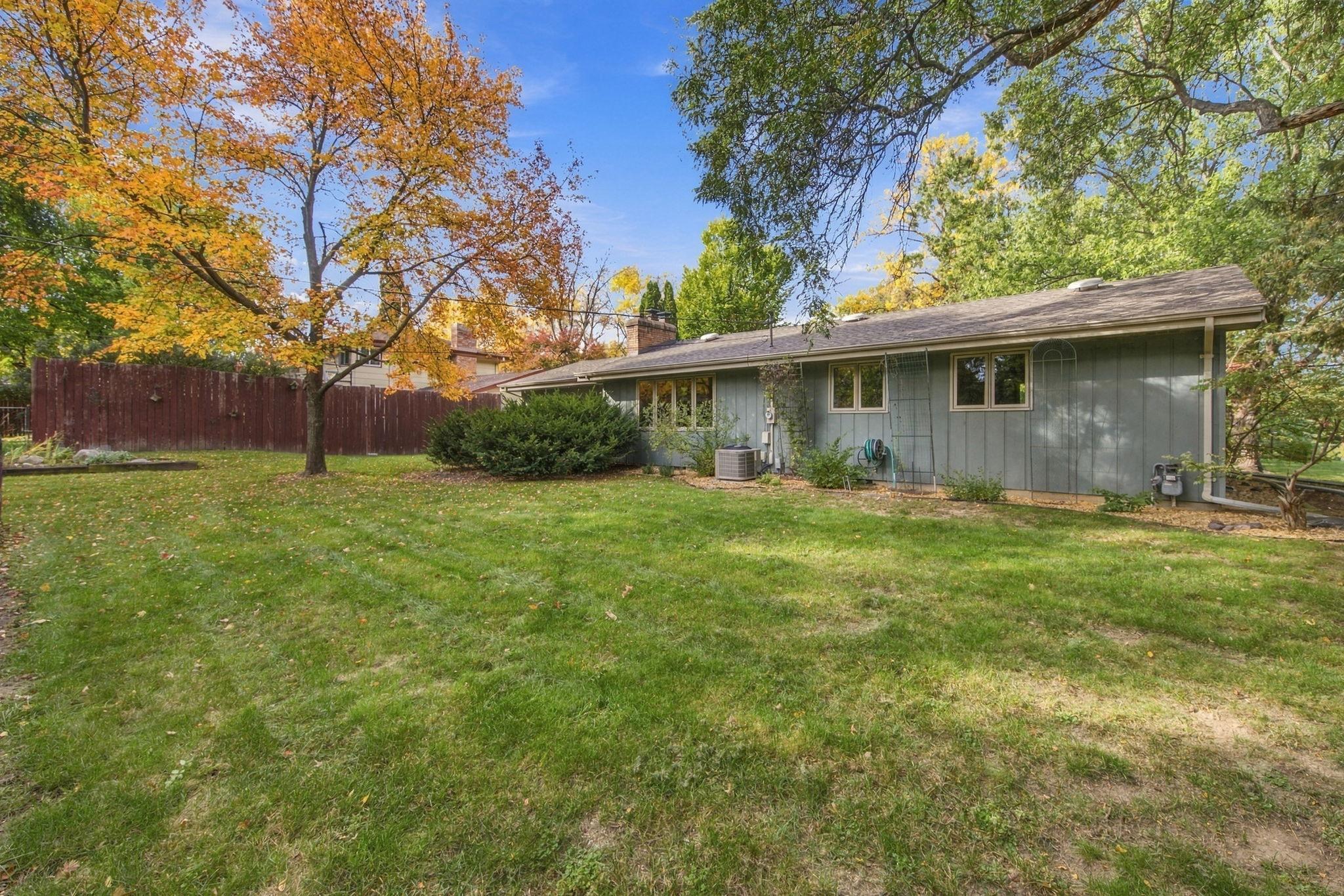 4664 Hillsboro Avenue N, New Hope, MN 55428 | Realty.com