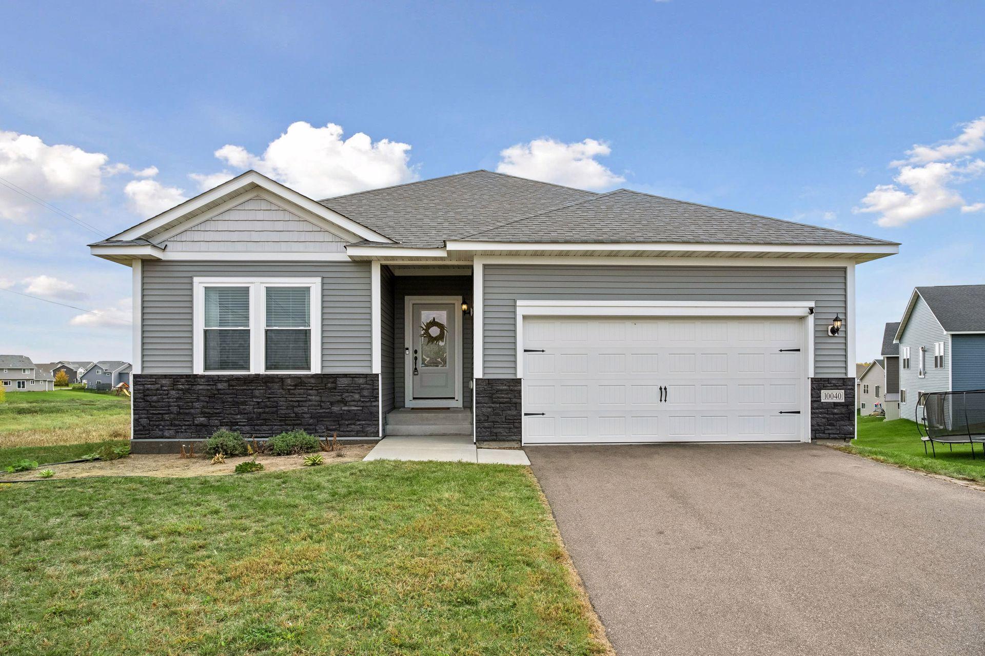 10040 Twin Lakes Parkway — photo