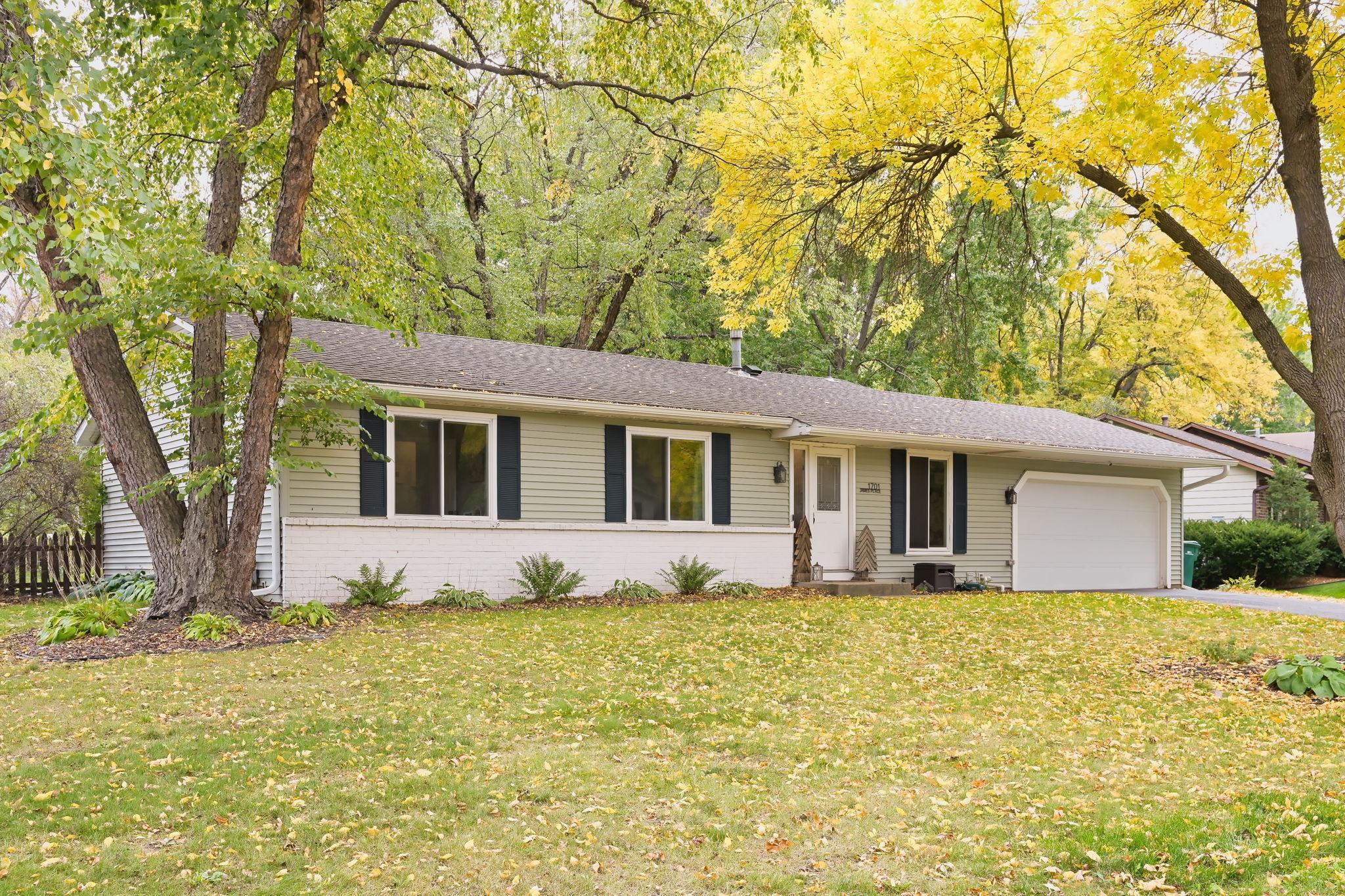 1701 James Place — photo