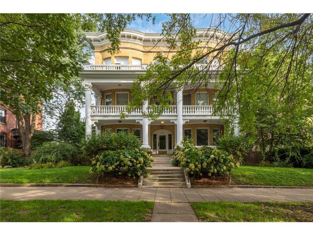 579 Summit Avenue 105 — photo