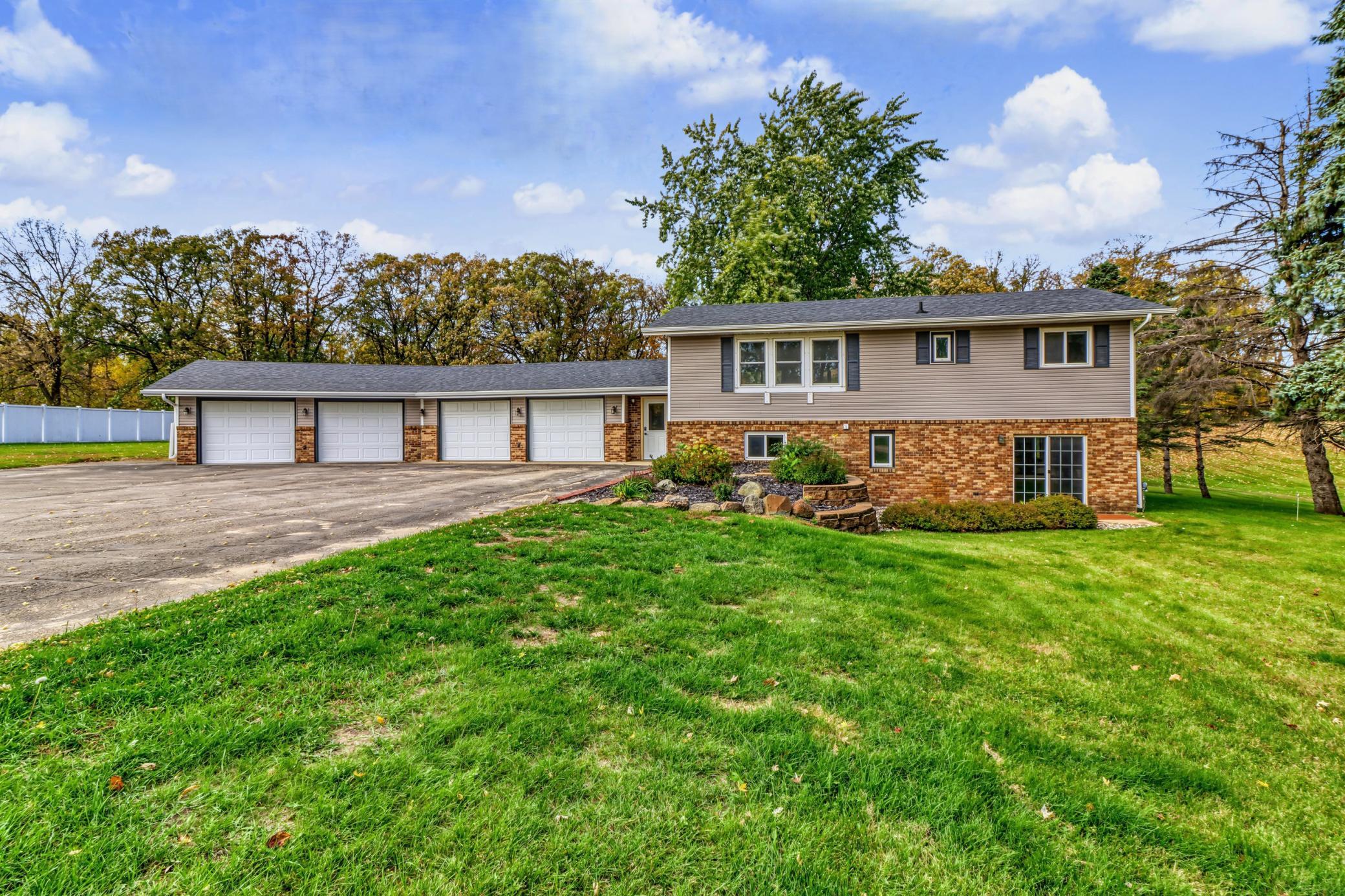 21240 Brookridge Lane — photo