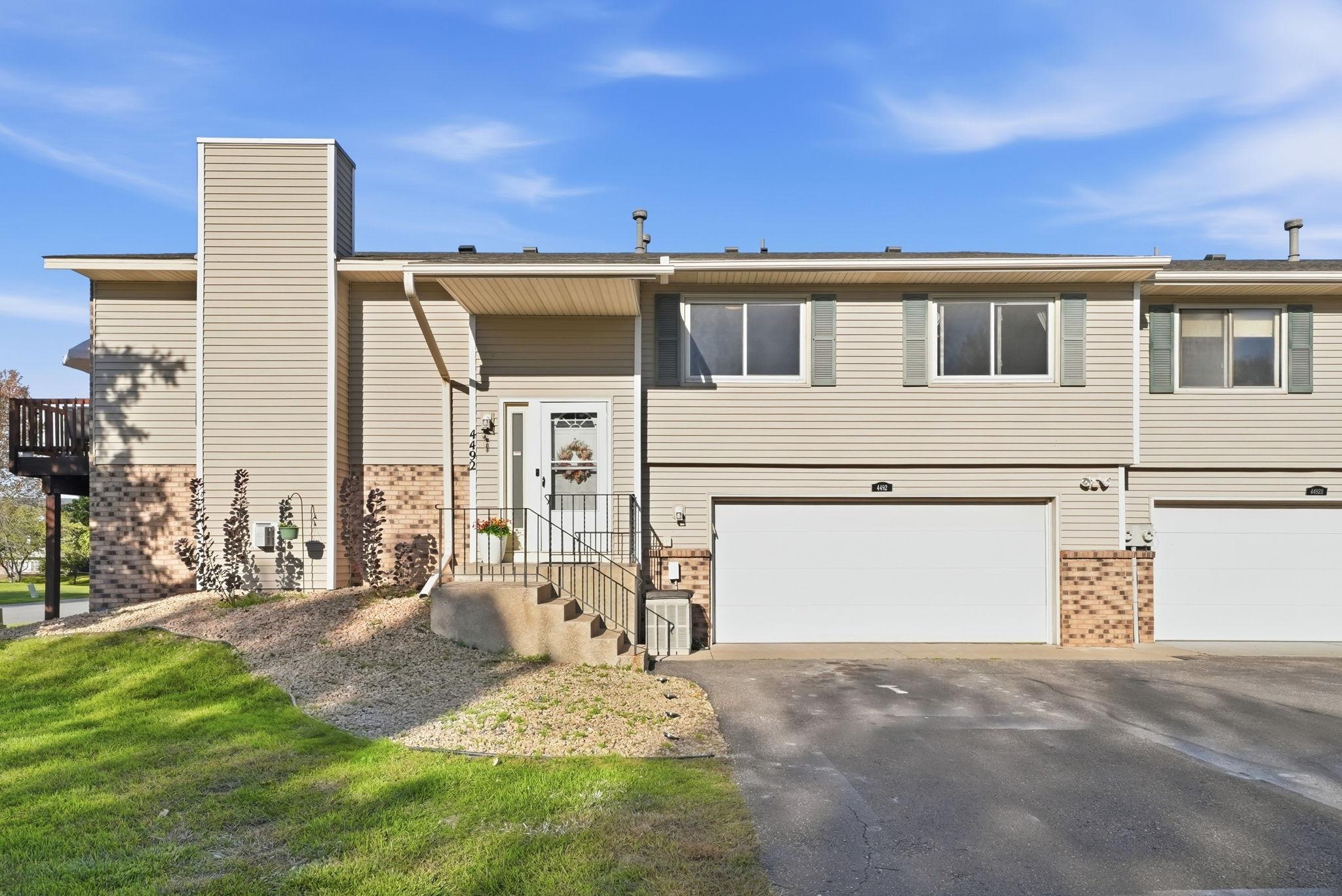 4492 Clover Lane — photo