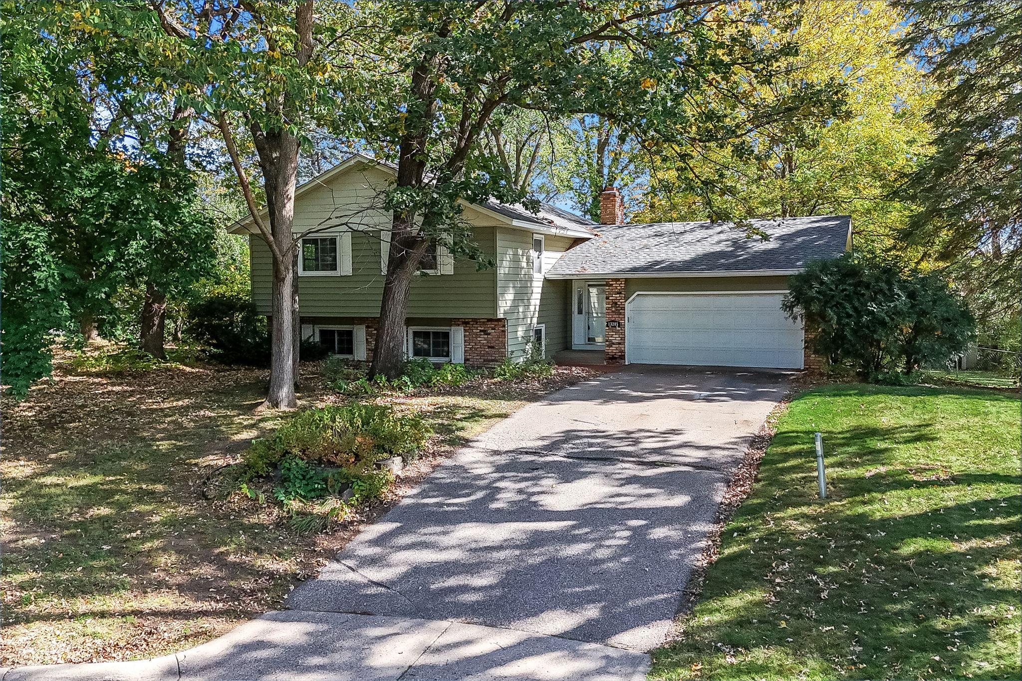 13205 W Manor Boulevard — photo