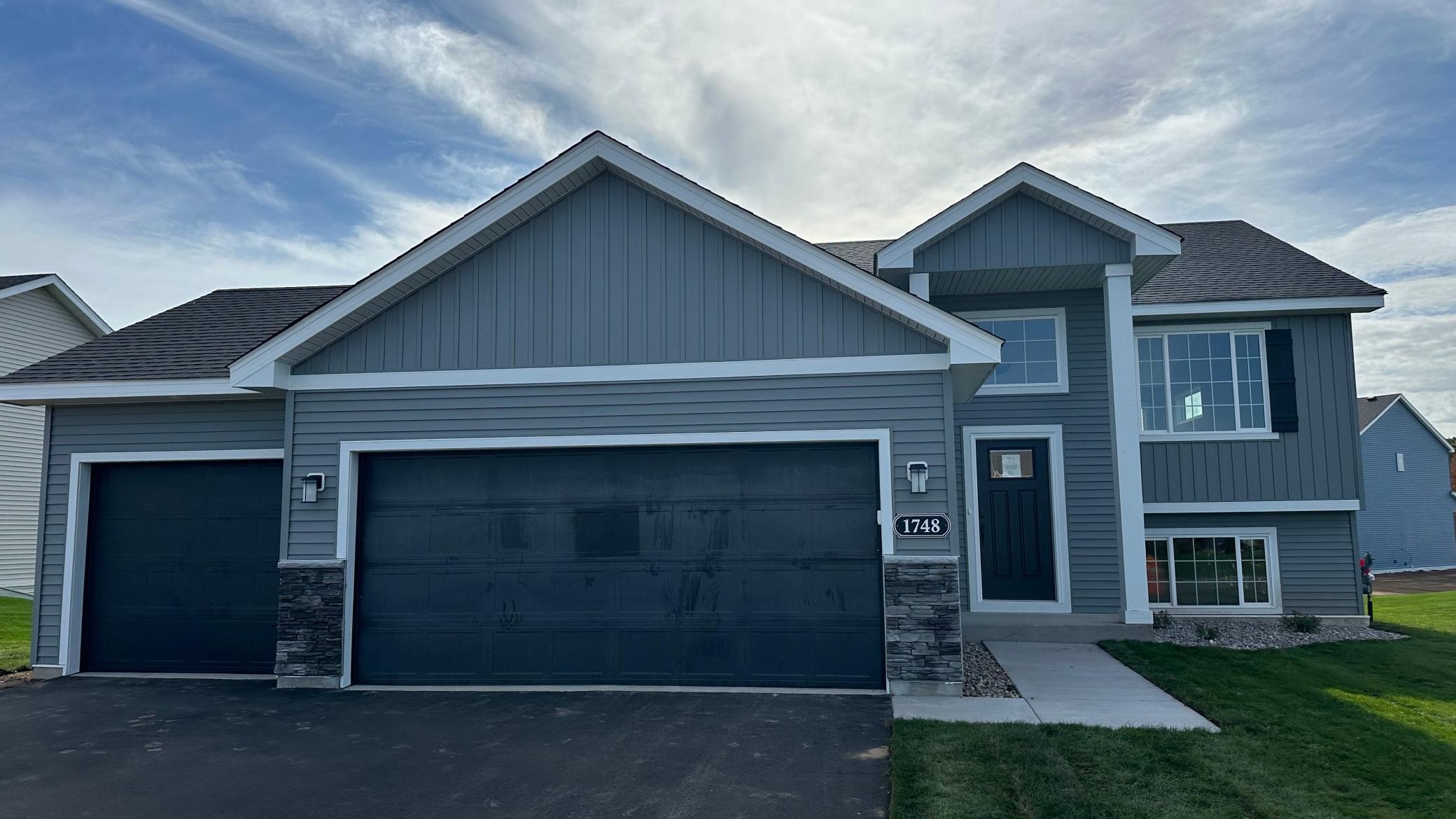1748 Squirrel Way — photo
