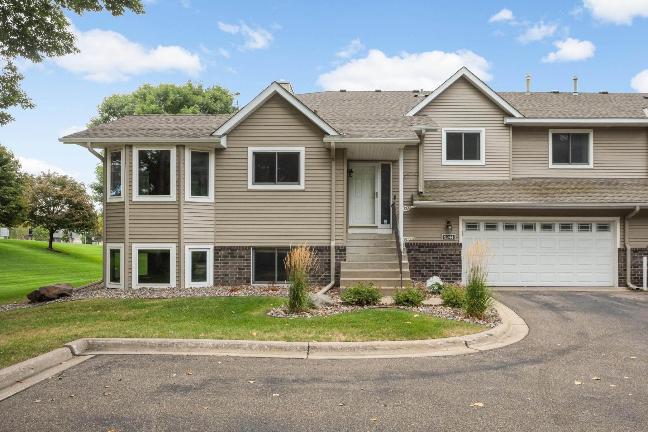 9344 Loch Lomond Lane — photo