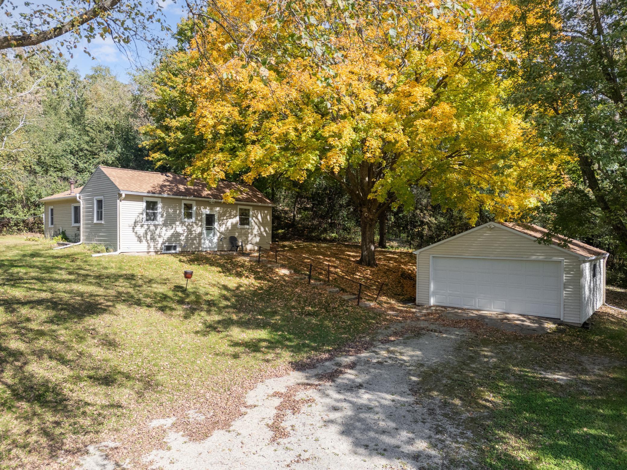 1240 Robin Lane SE — photo