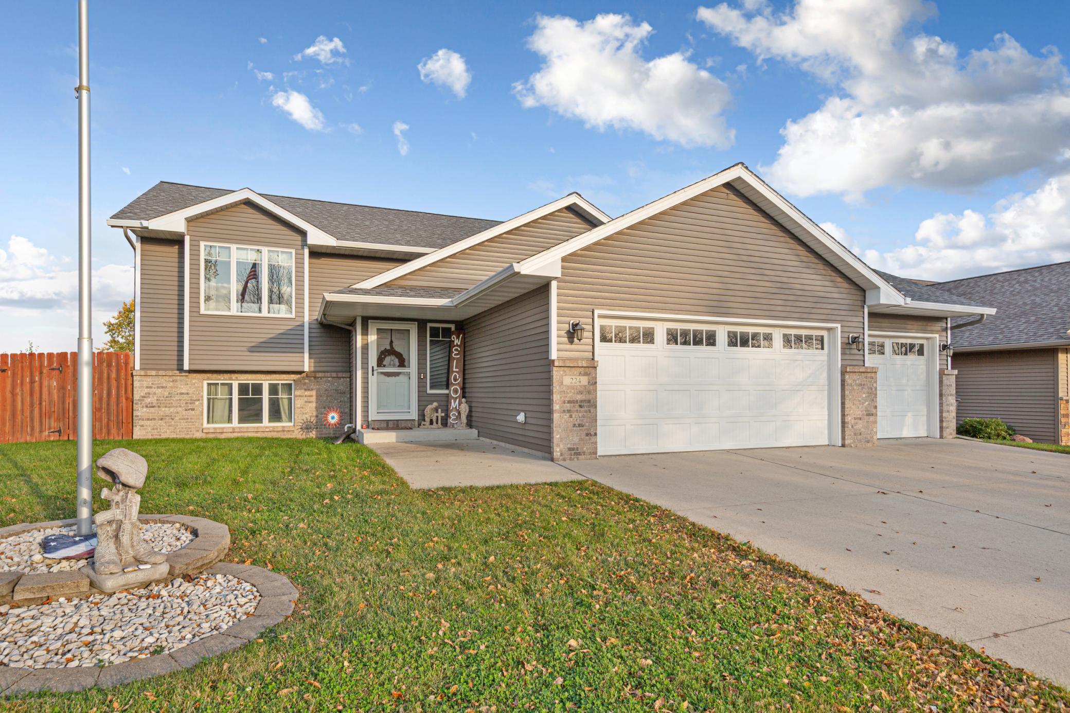 224 Creekside Drive — photo