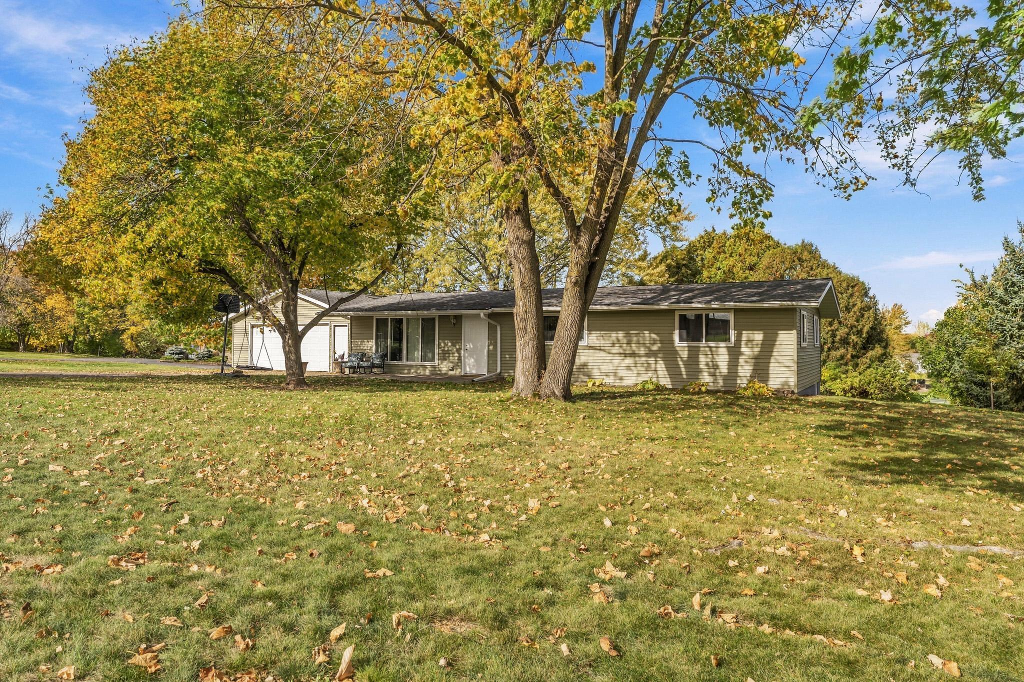 805 Golf Avenue SW — photo