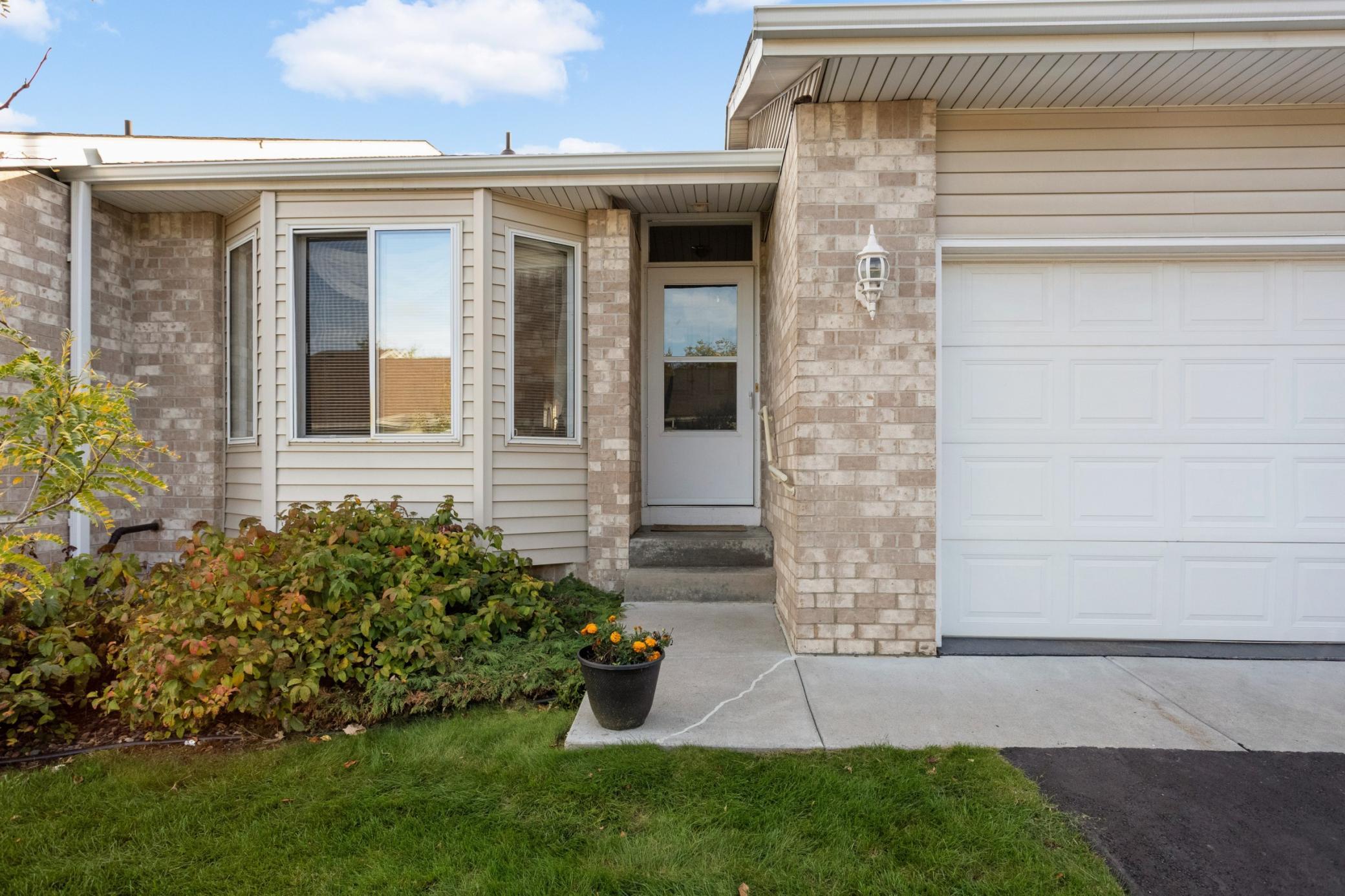 12818 Glen Court — photo