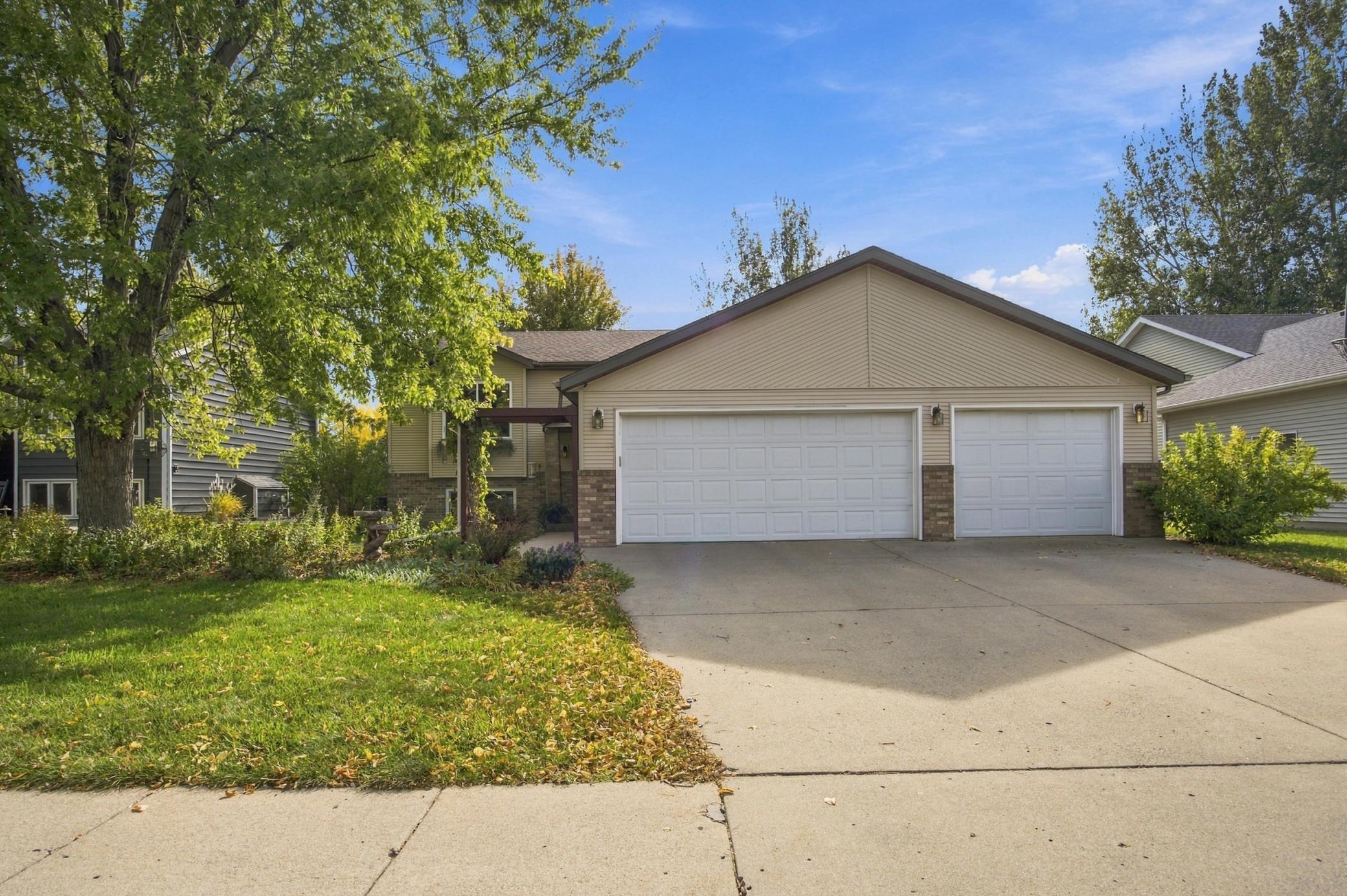 1115 Sommerset Drive — photo