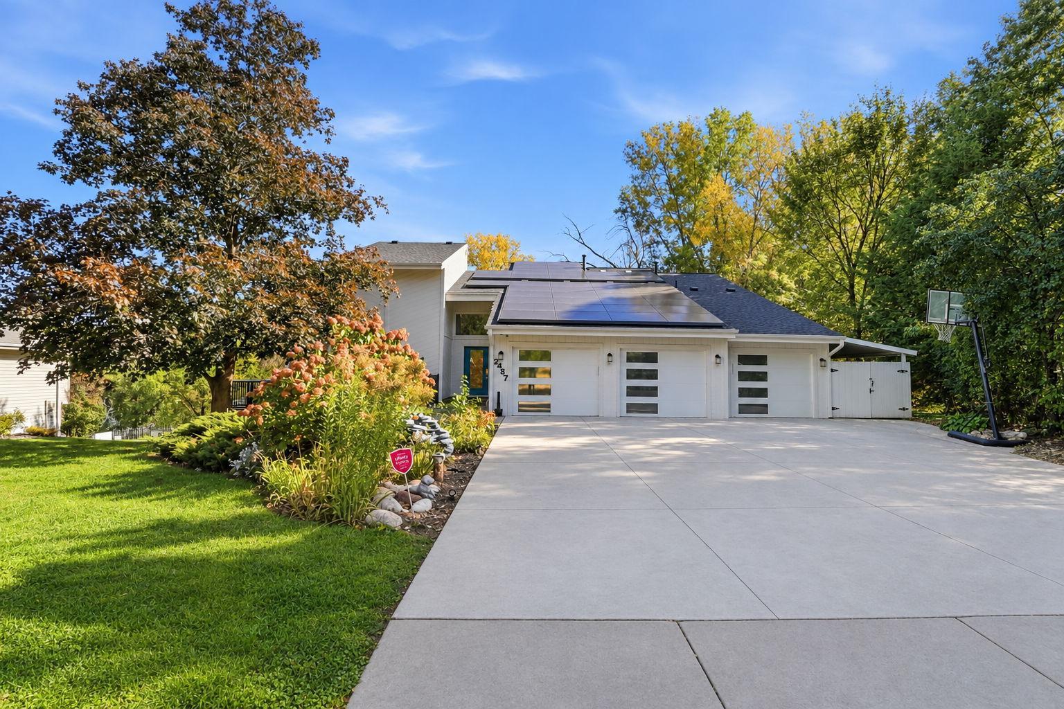 2457 Dianna Lane — photo