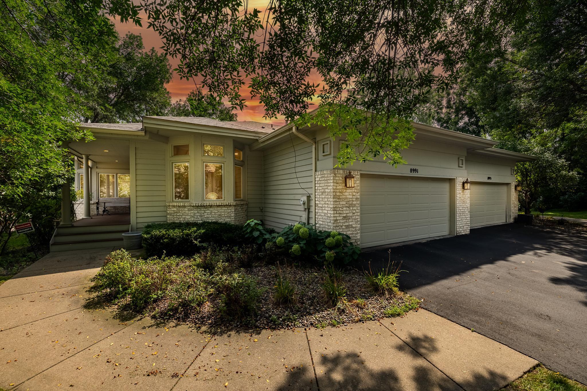 8991 Ferndale Lane — photo
