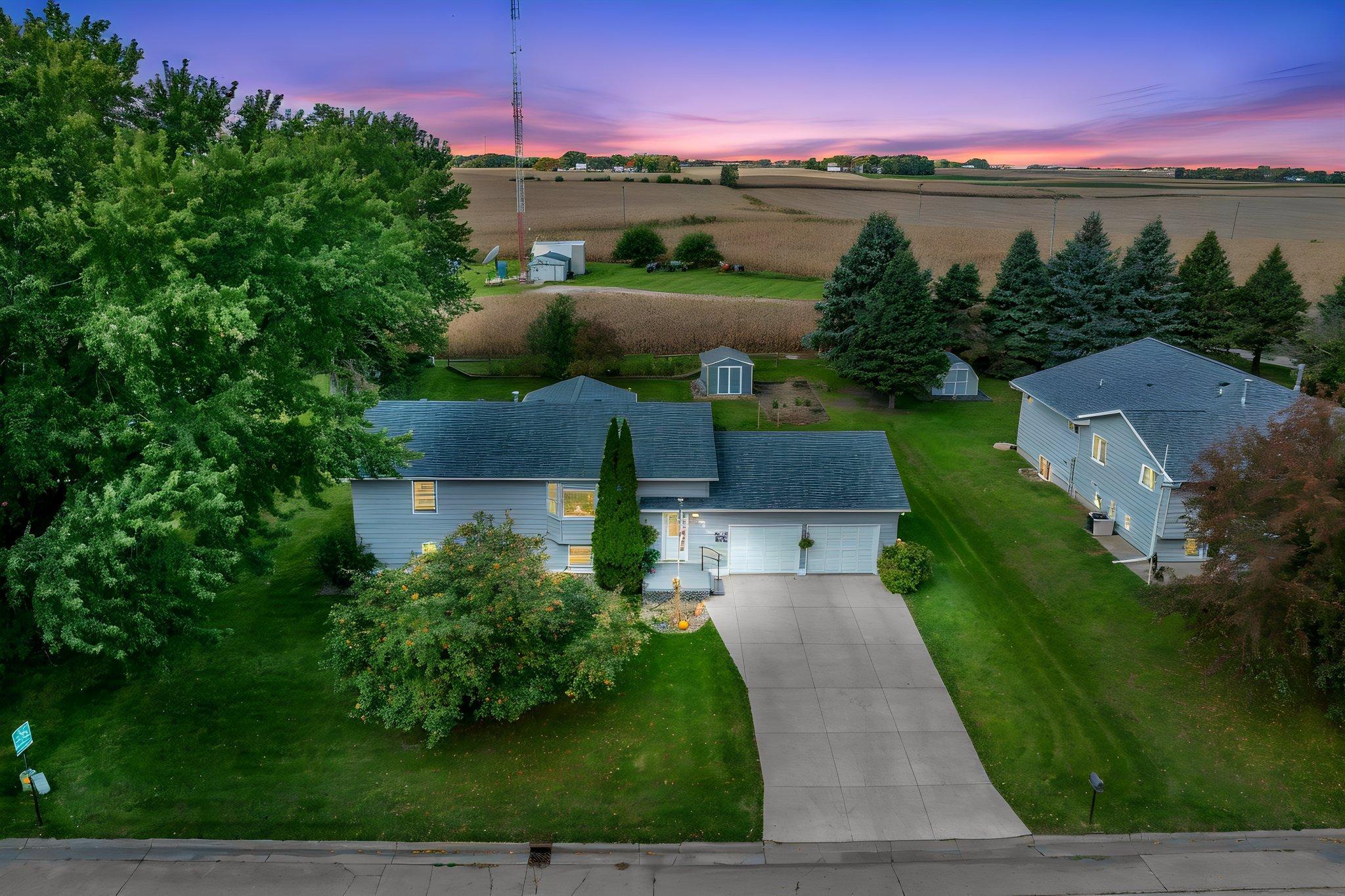 906 Summit Drive — photo