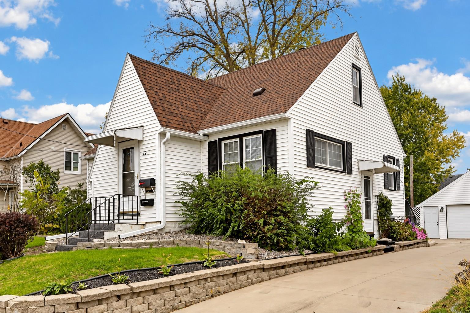 12 11th Avenue SE — photo