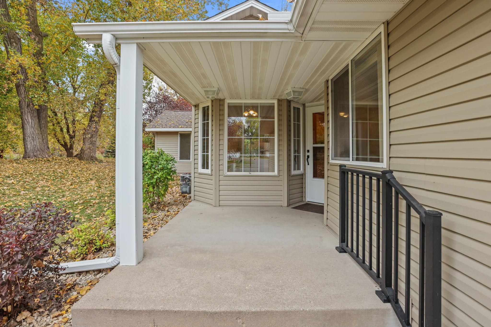 11027 Lincoln Court NE — photo