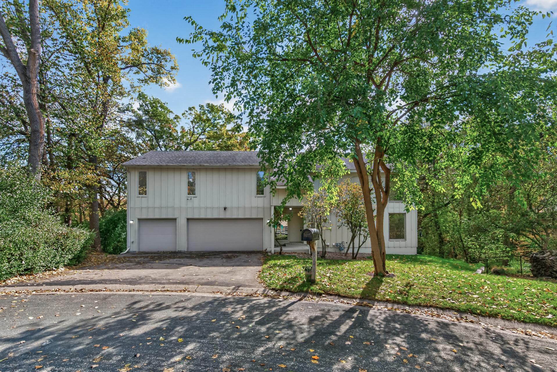 8725 Walton Oaks Drive — photo