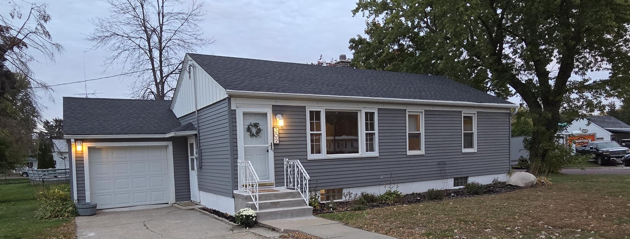 302 W Main Street — photo