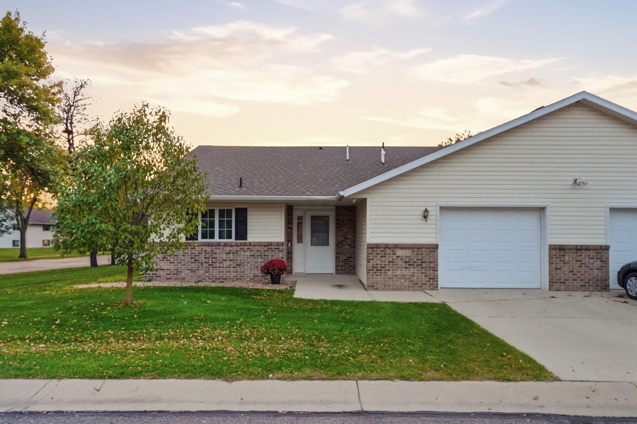 324 Valley View Drive SE — photo