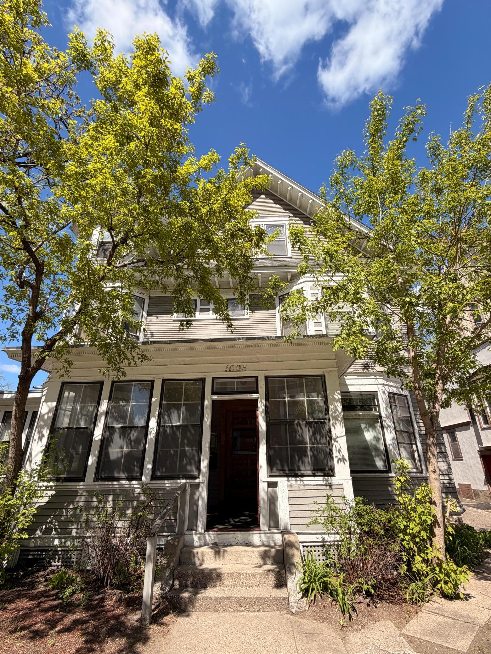 1005 University Avenue SE — photo