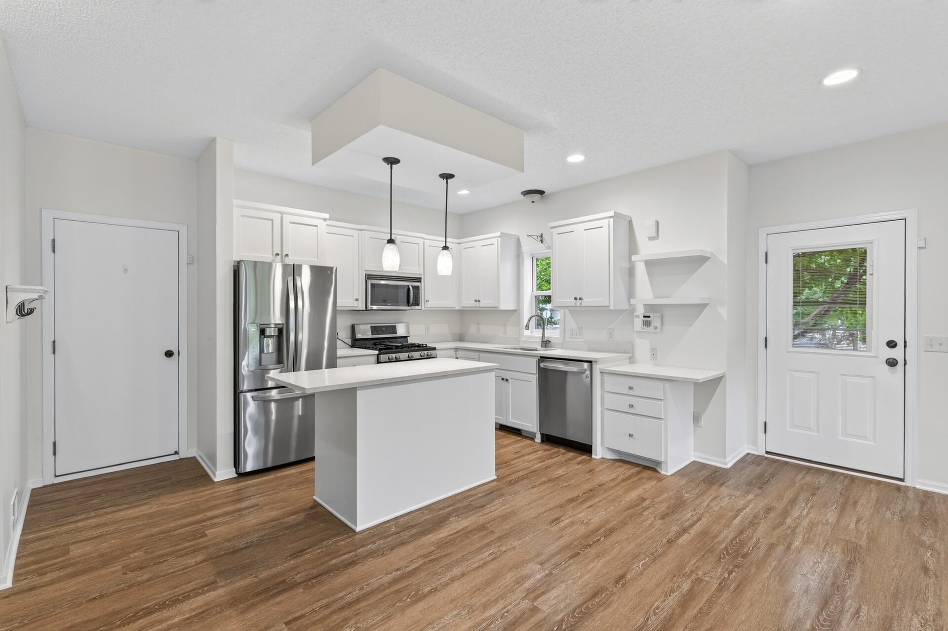 1548 Legacy Parkway E — photo