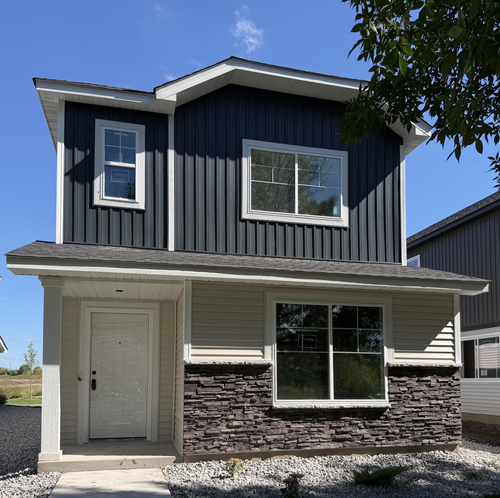 7069 Kittredge Lane NE — photo