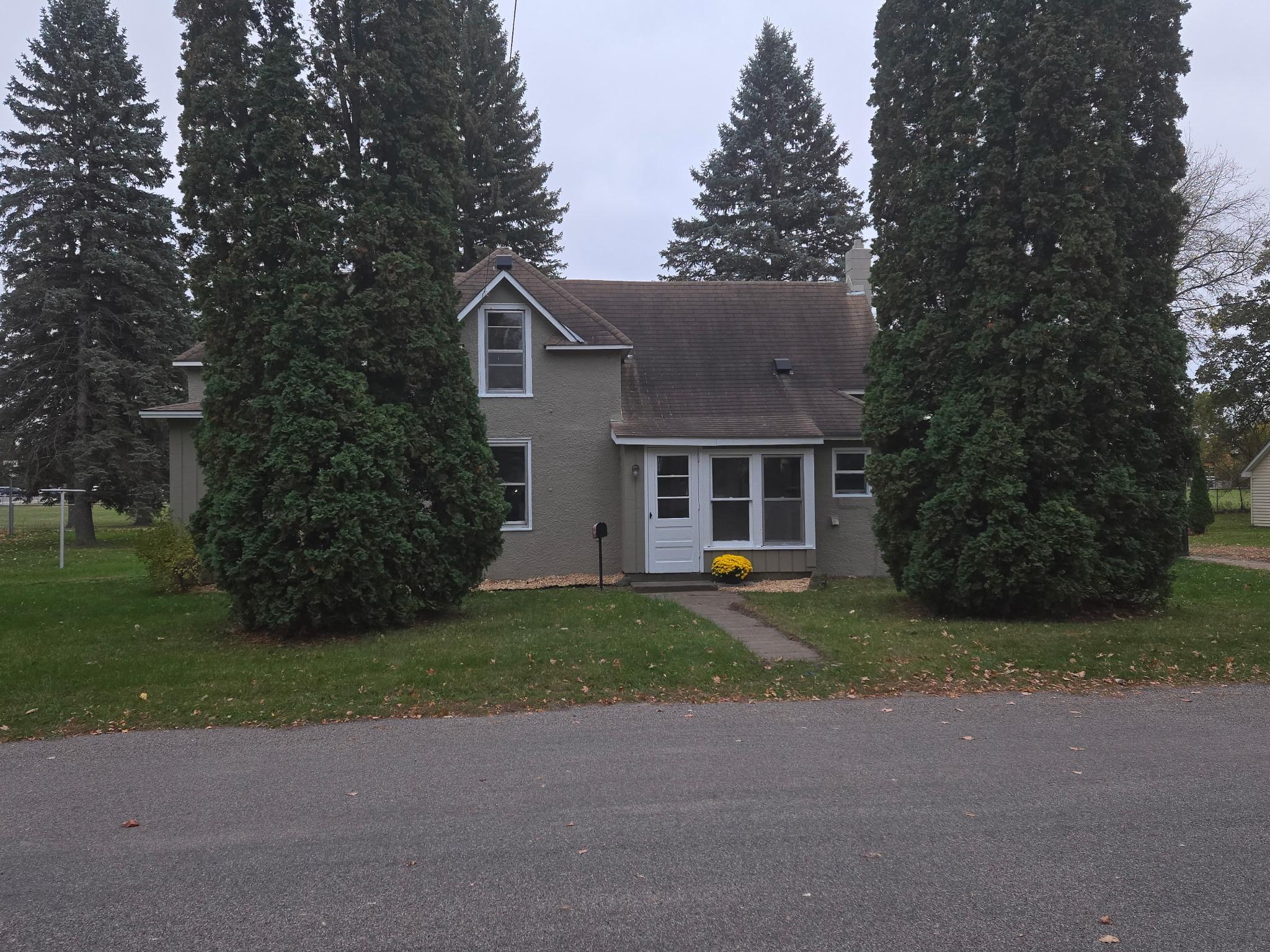 901 S 6th Street — photo