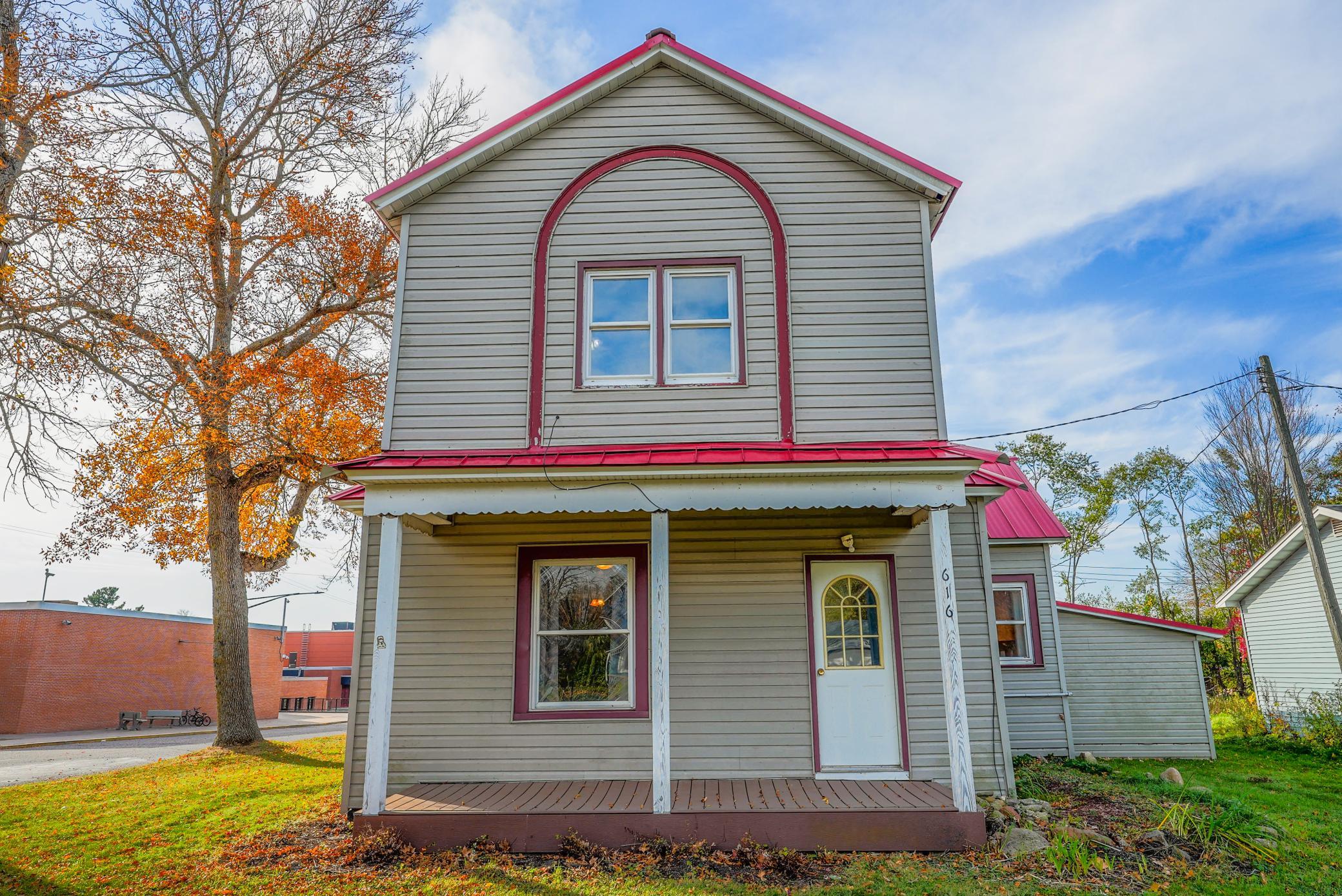 616 E Butternut Avenue, Luck, WI 54853 — photo 2