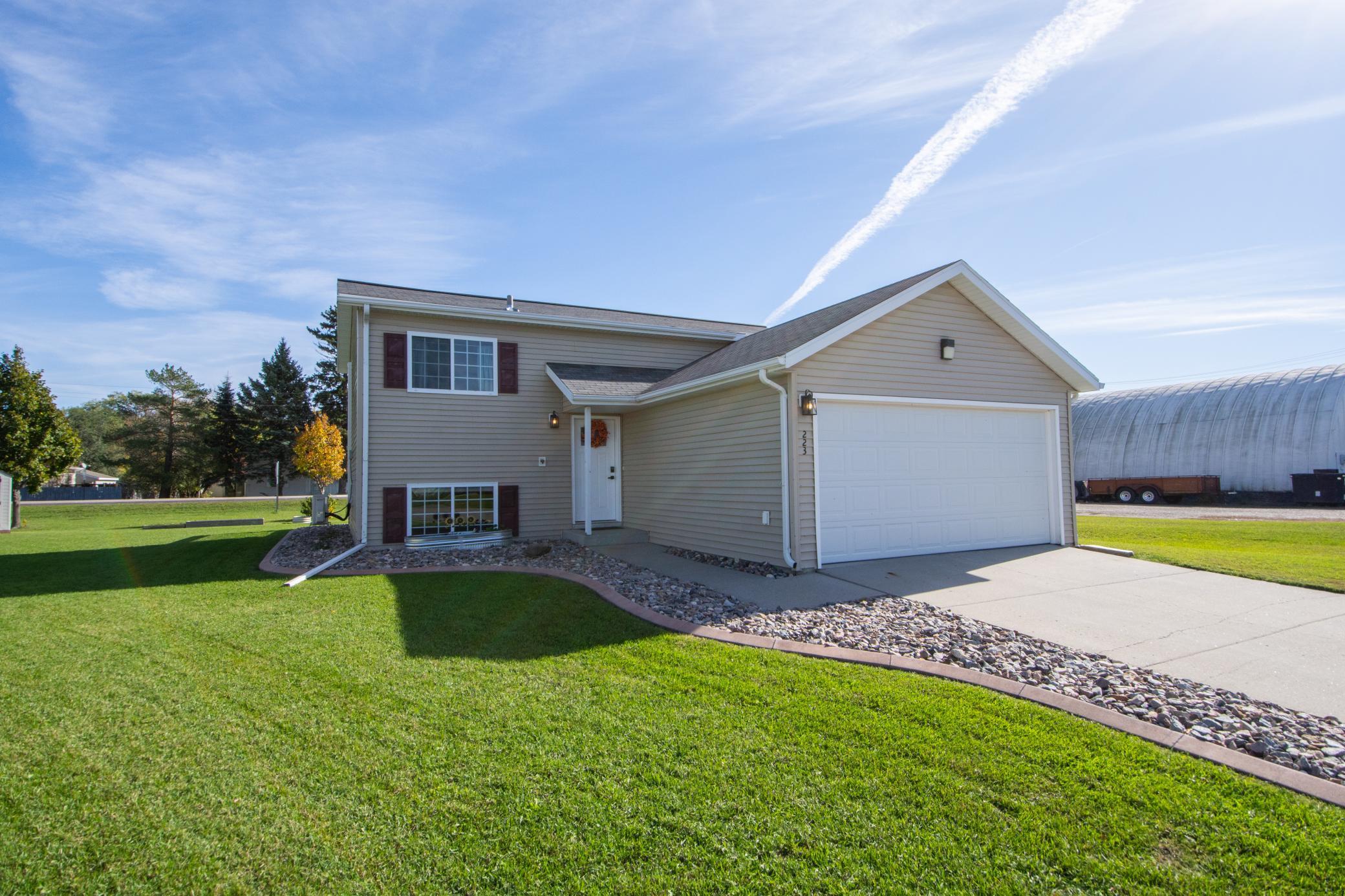 223 Maple Pointe Boulevard — photo