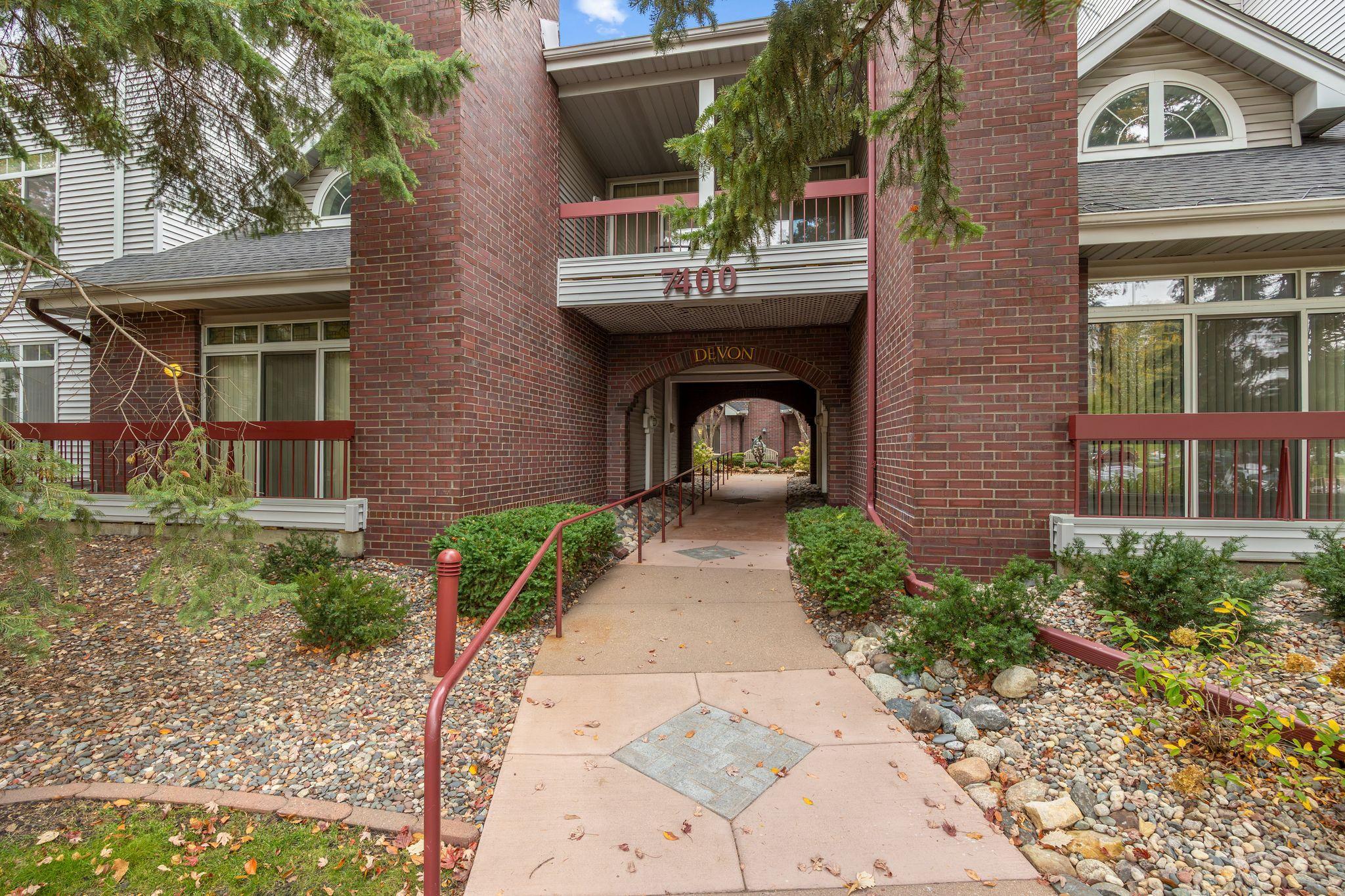 7400 Edinborough Way 5205 — photo